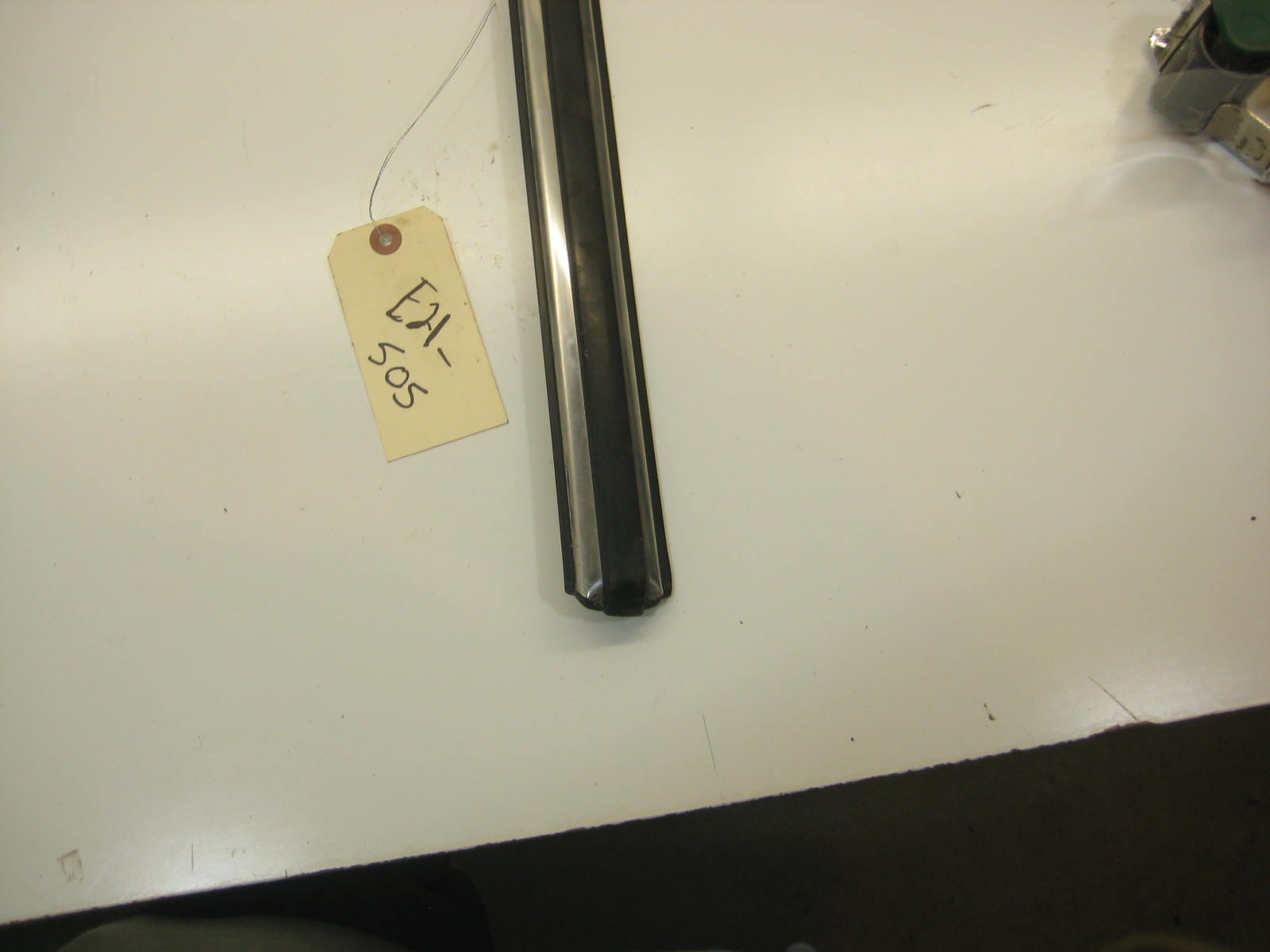 bmw e21 320 drivers side bump trim