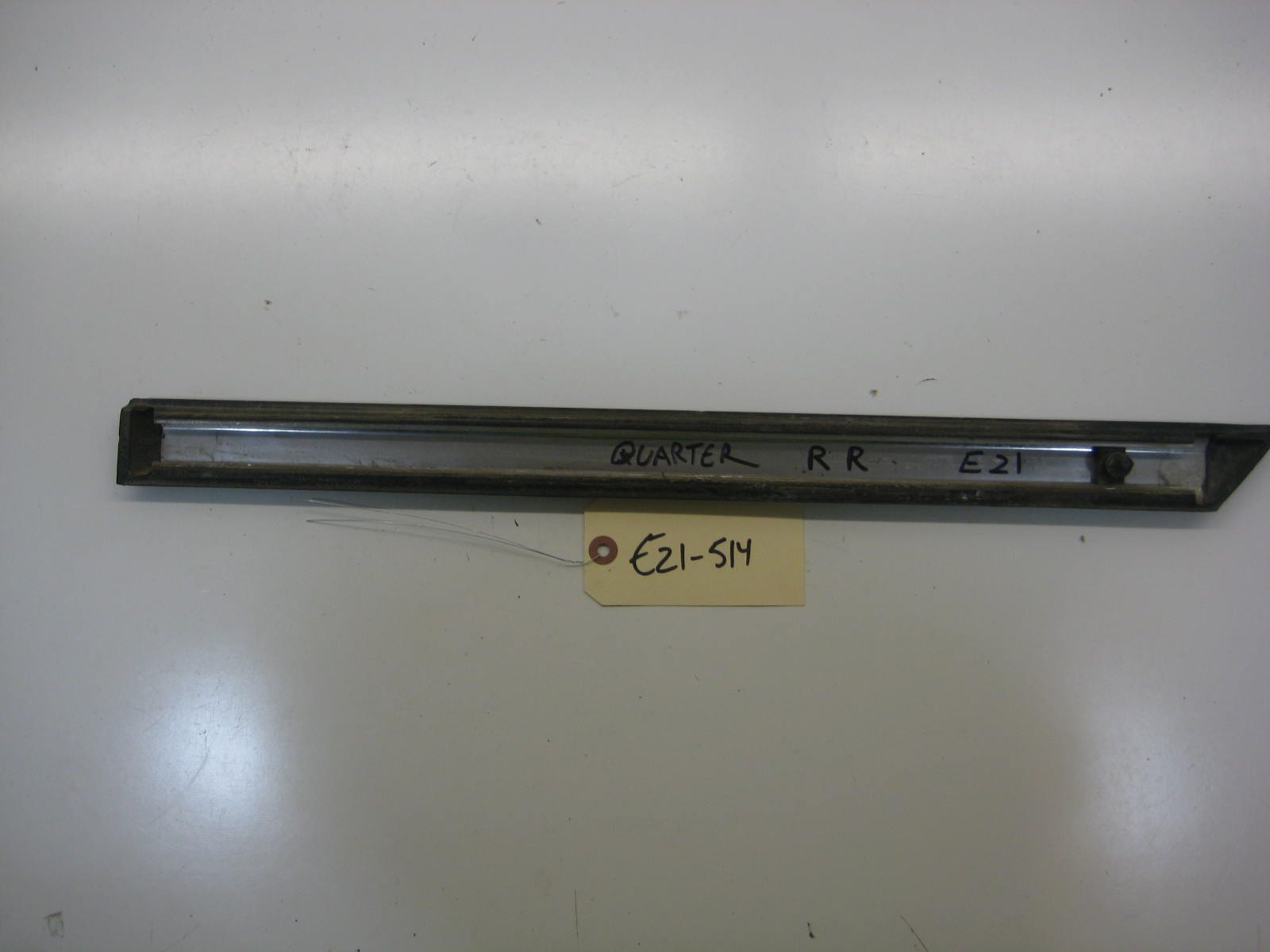 bmw e21 320 rear right bump trim