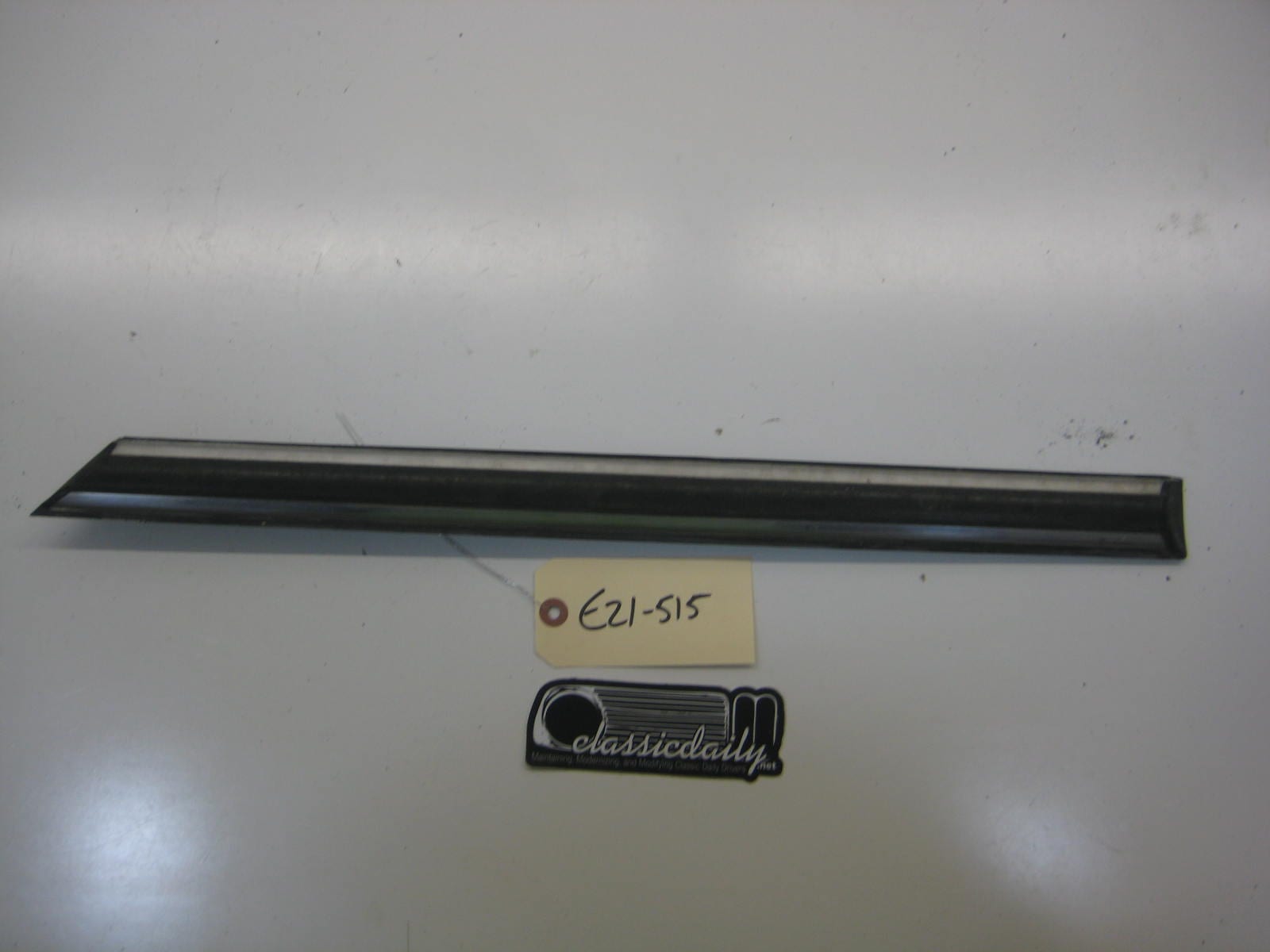 bmw e21 320 rear left bump trim