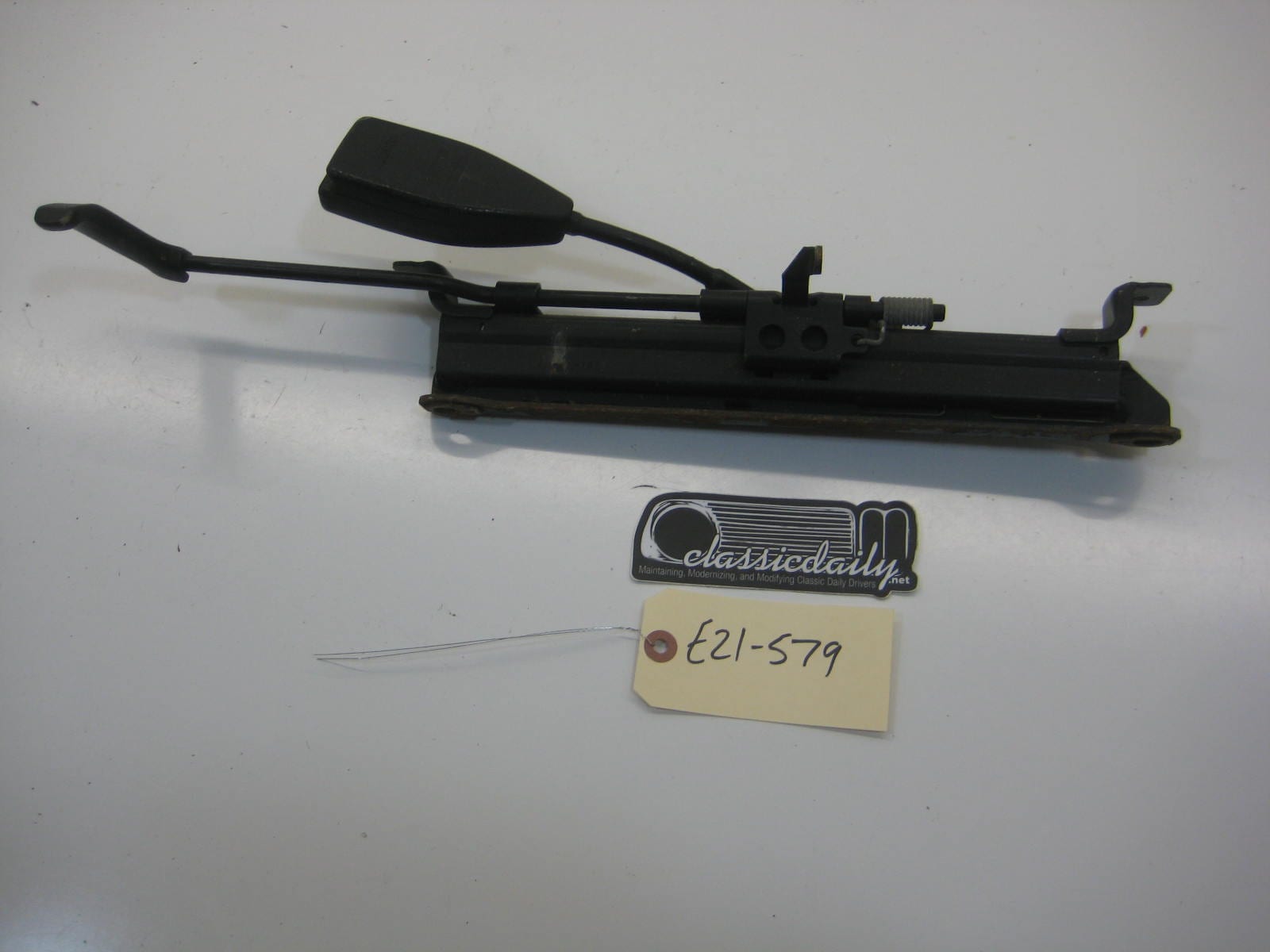 bmw e21 320 drivers side inner seat rail slider