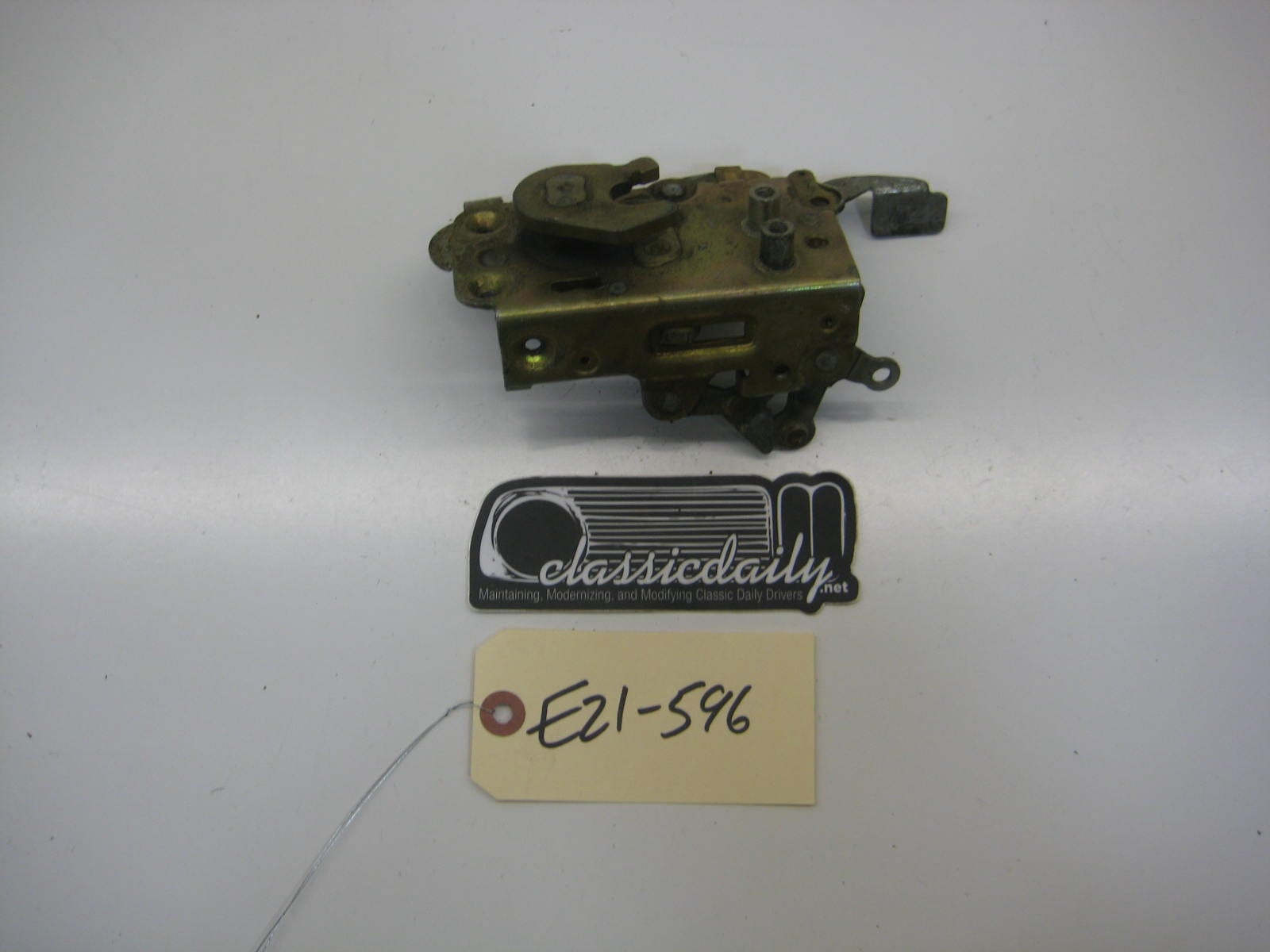 bmw e21 320 drivers side door latch mechanism assembly