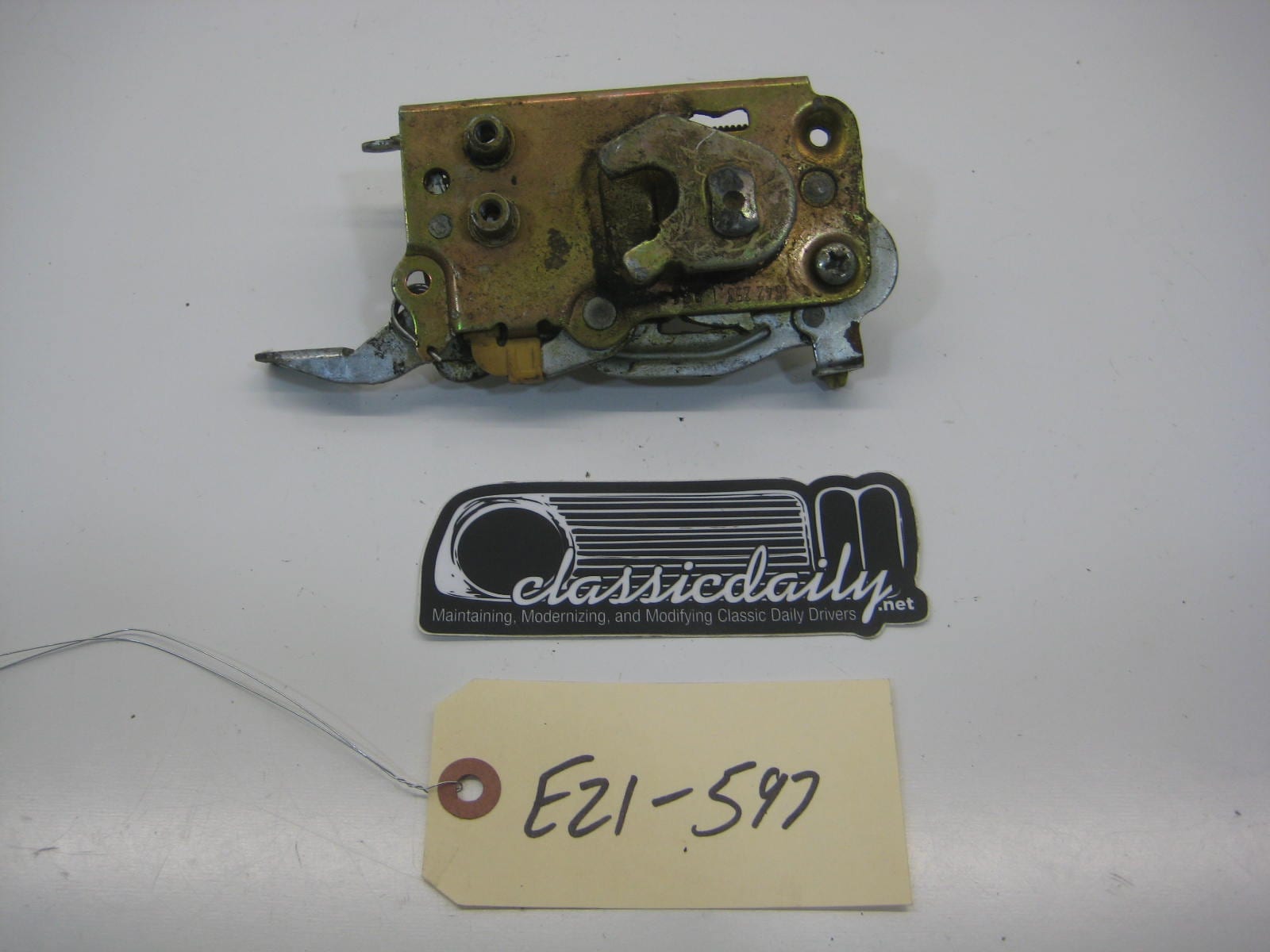 bmw e21 320 drivers side door latch mechanism assembly 2