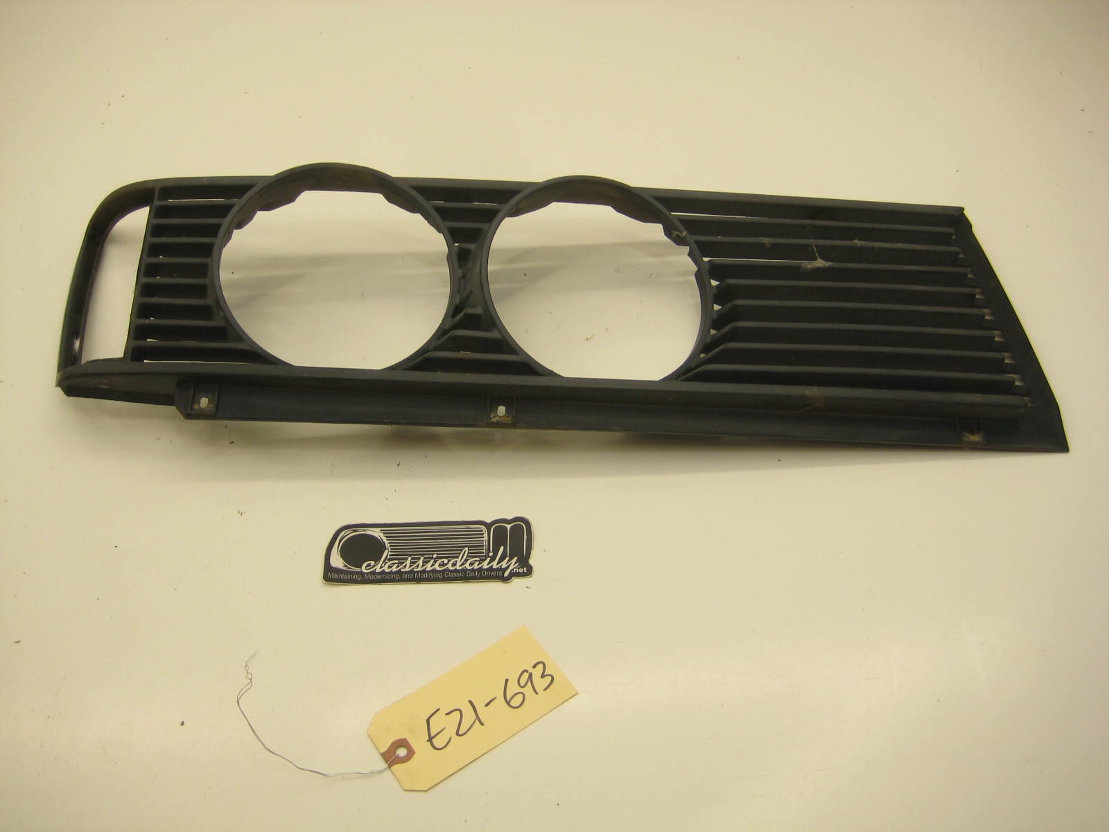 bmw e21 320 driver left headlight surround grill black