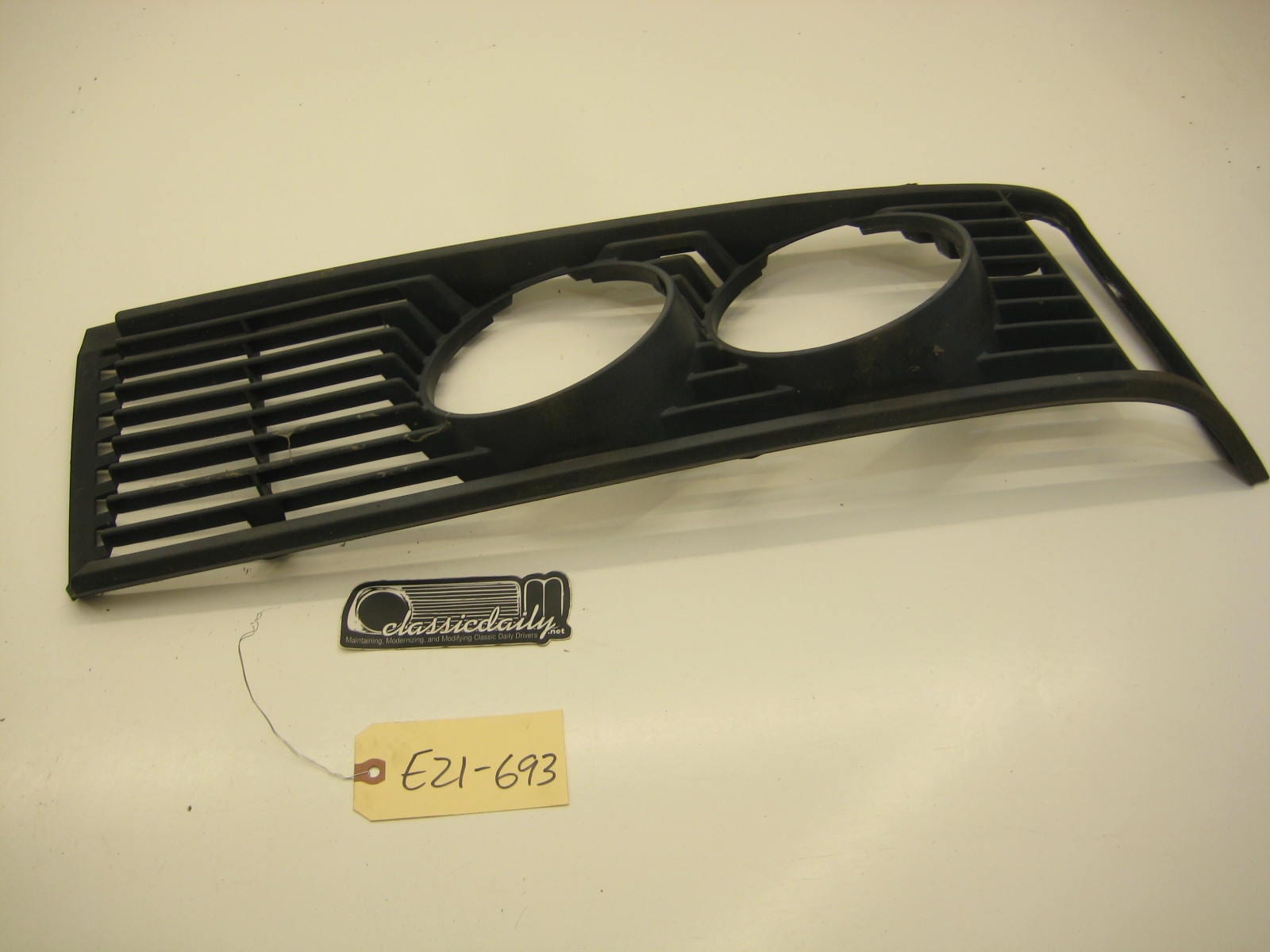 bmw e21 320 driver left headlight surround grill black