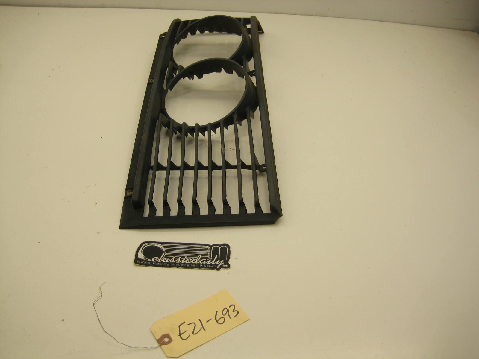 bmw e21 320 driver left headlight surround grill black