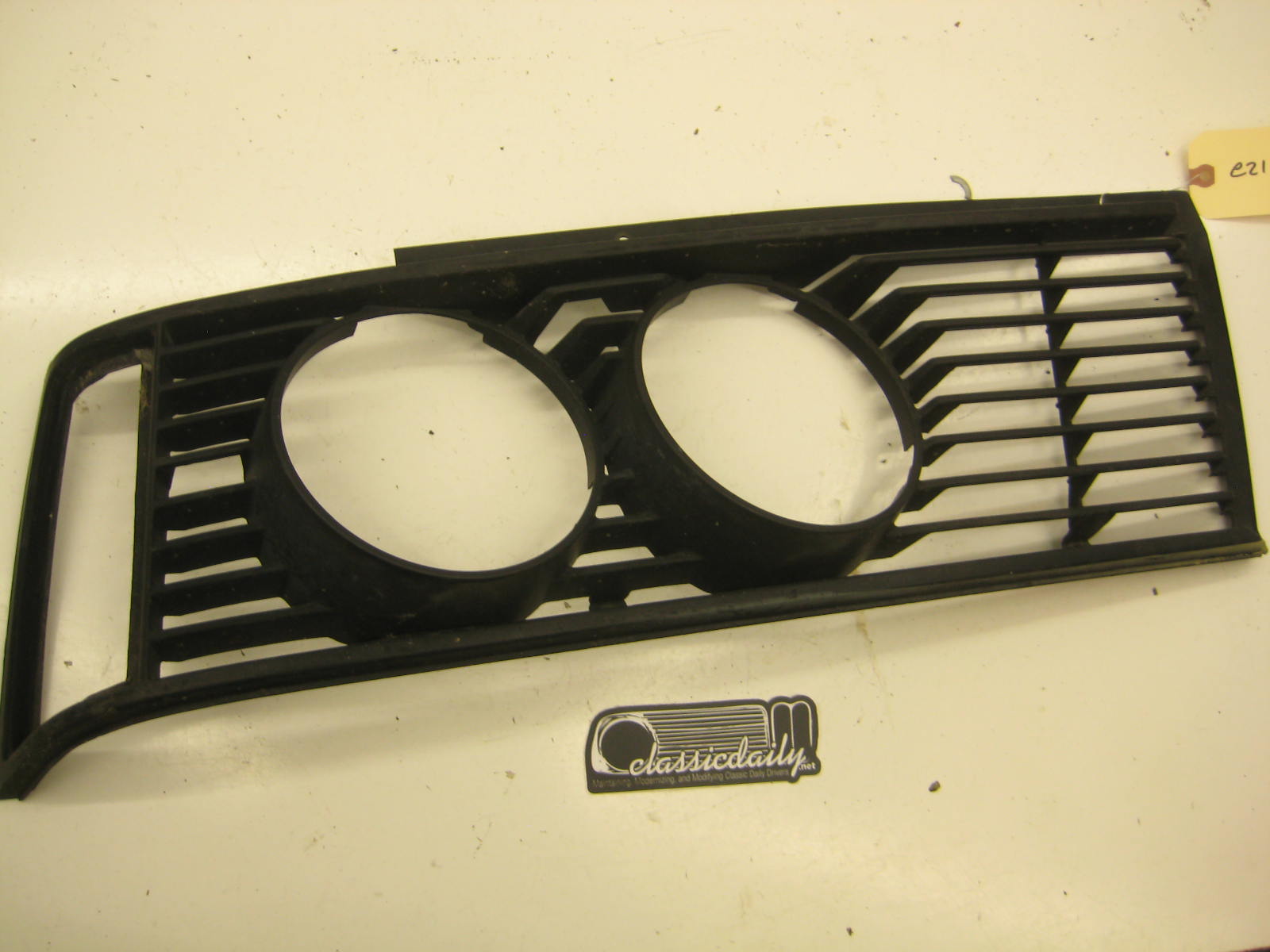 bmw e21 320 driver left headlight grill