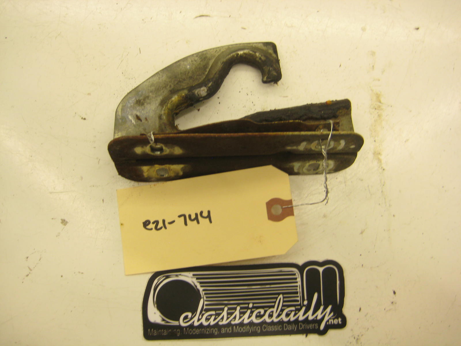 bmw e21 320 hood catch 3