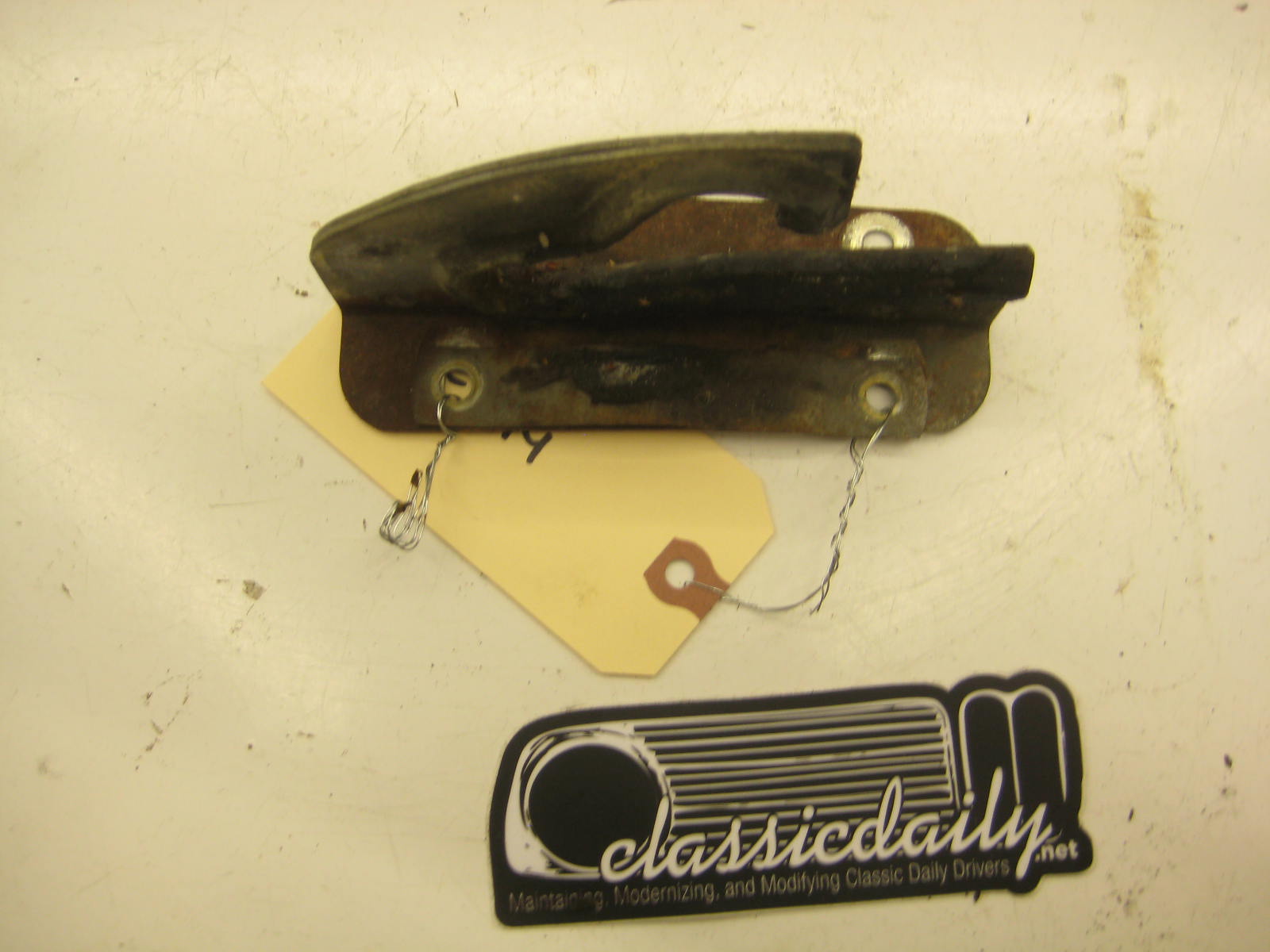 bmw e21 320 hood catch 3