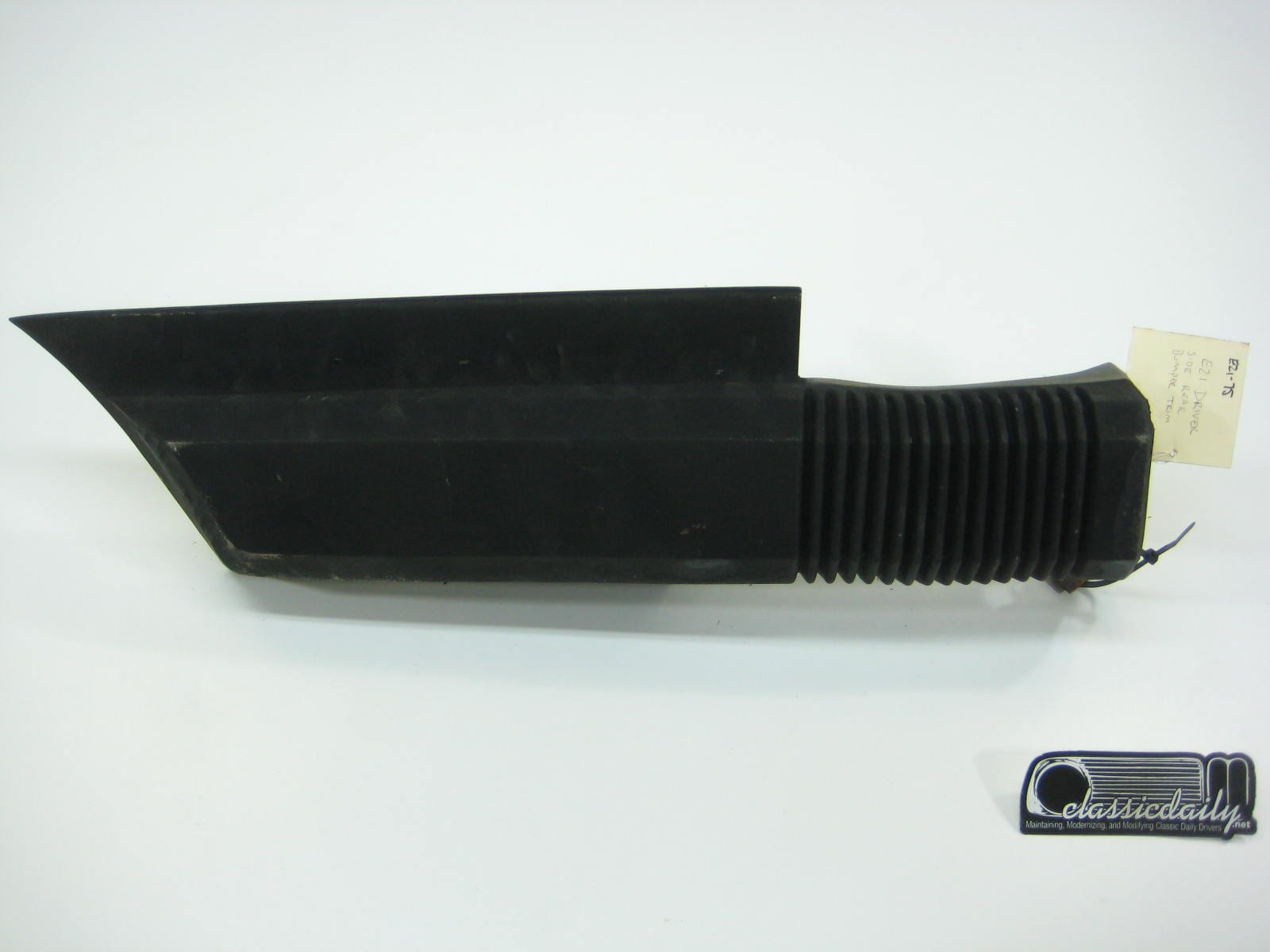 bmw e21 320 driver side rear bumper trim