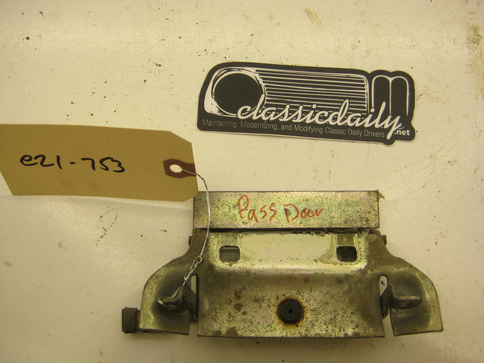 bmw e21 320 passenger right door outer handle mechanism