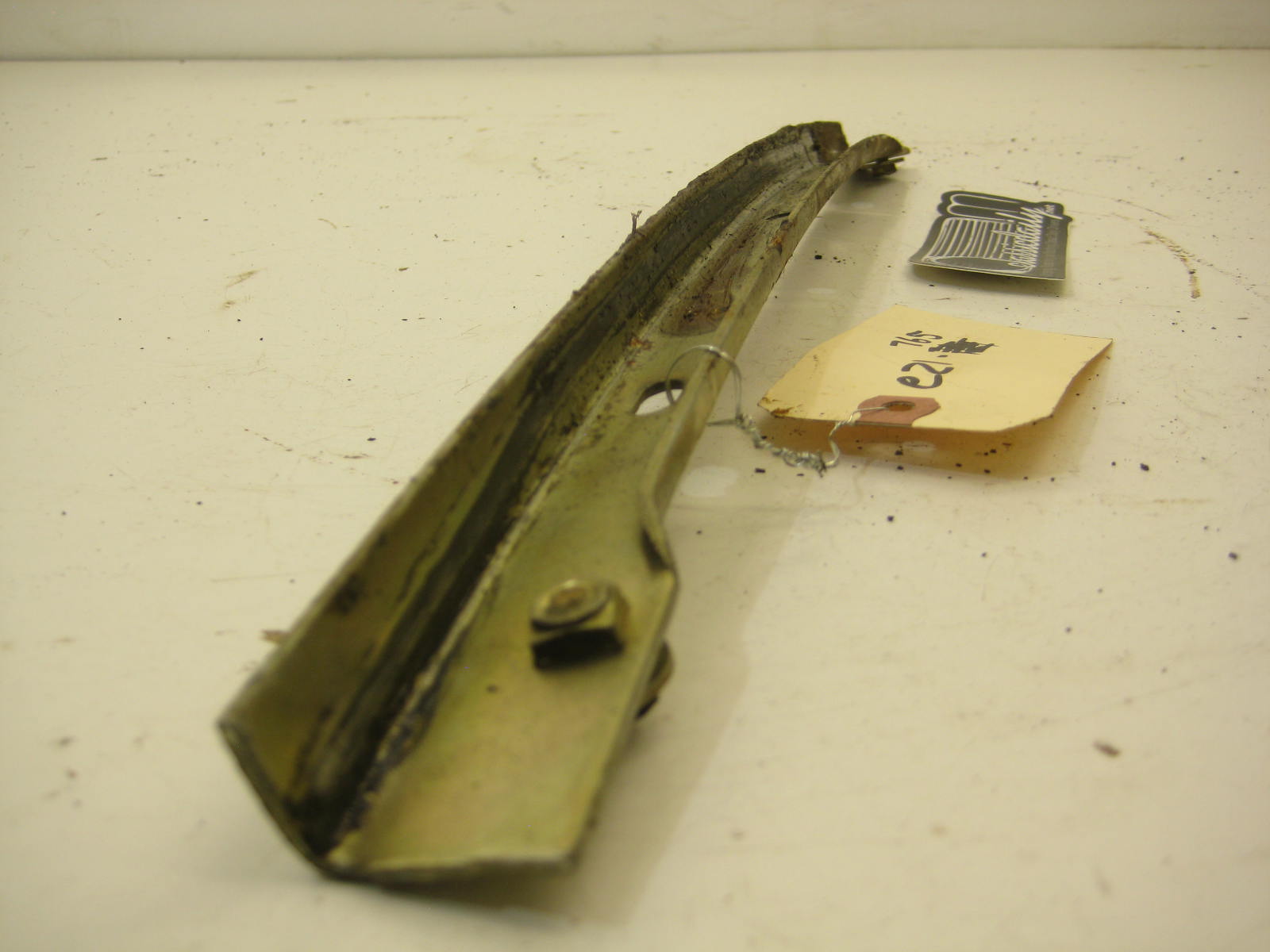 bmw e21 320 passenger right door window track