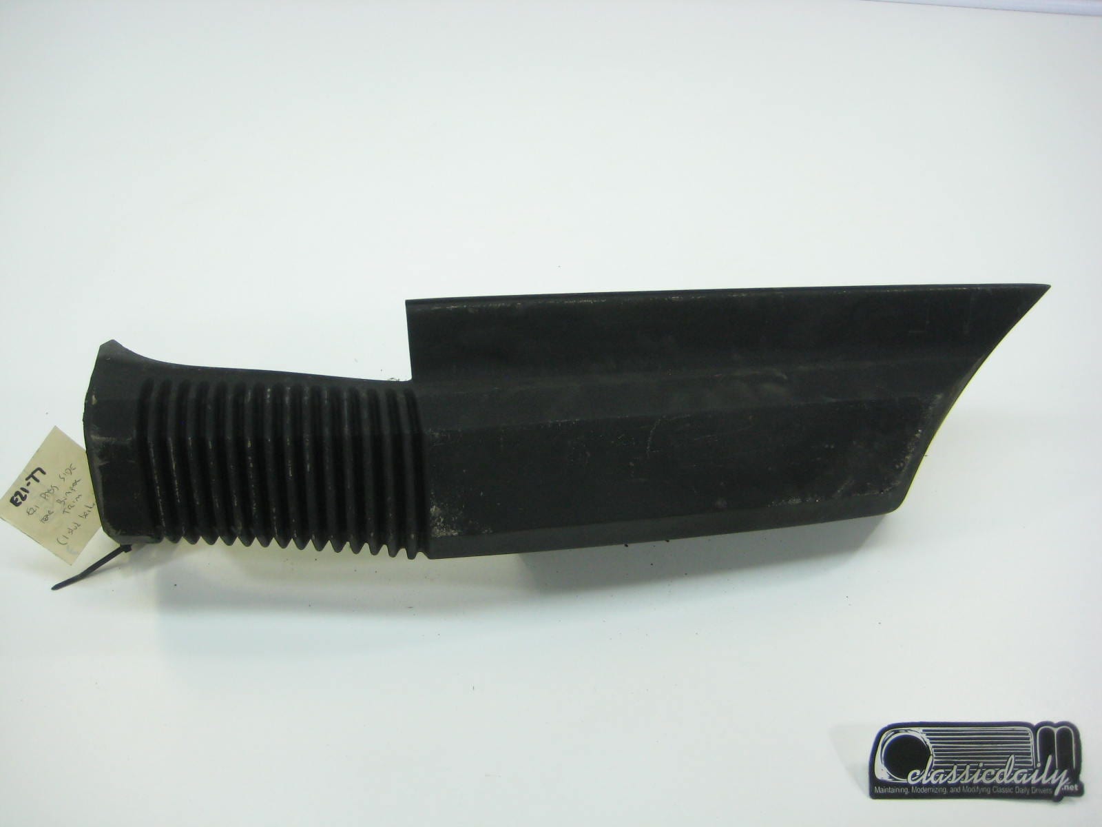 bmw e21 320 passenger side rear bumper trim