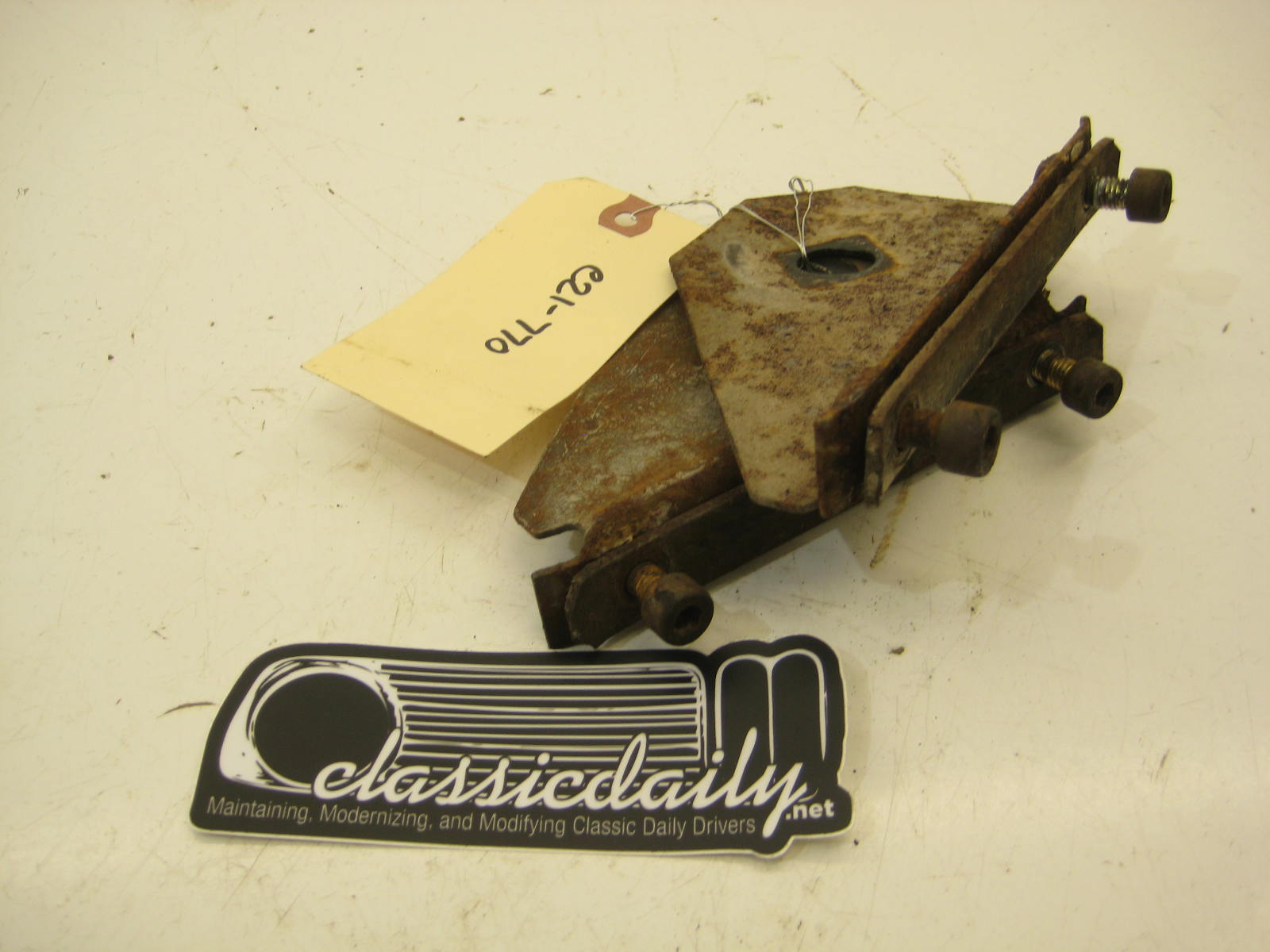 bmw e21 320 rear subframe pinch seam brackets