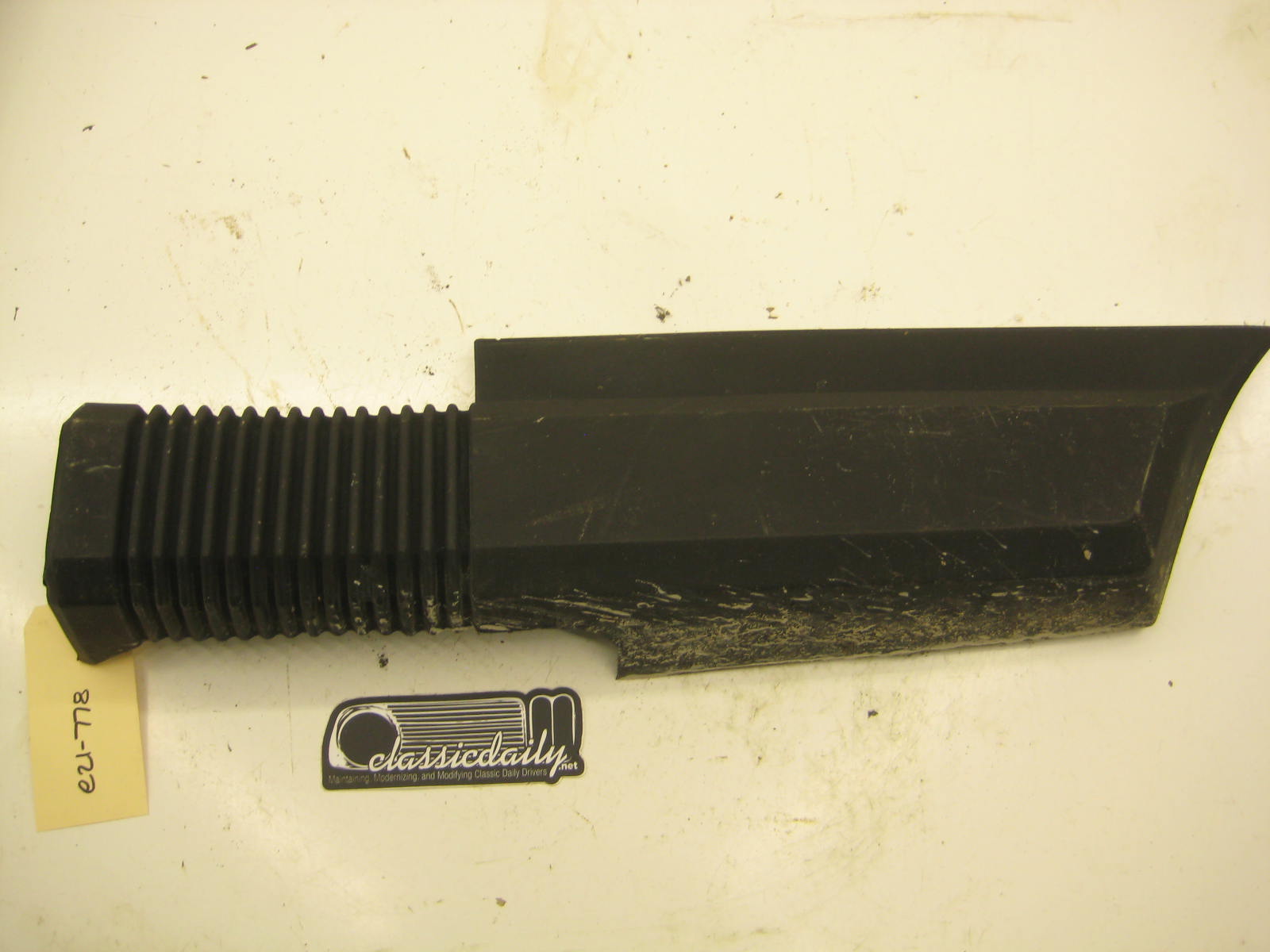 bmw e21 320 passenger right rear bumper accordion trim