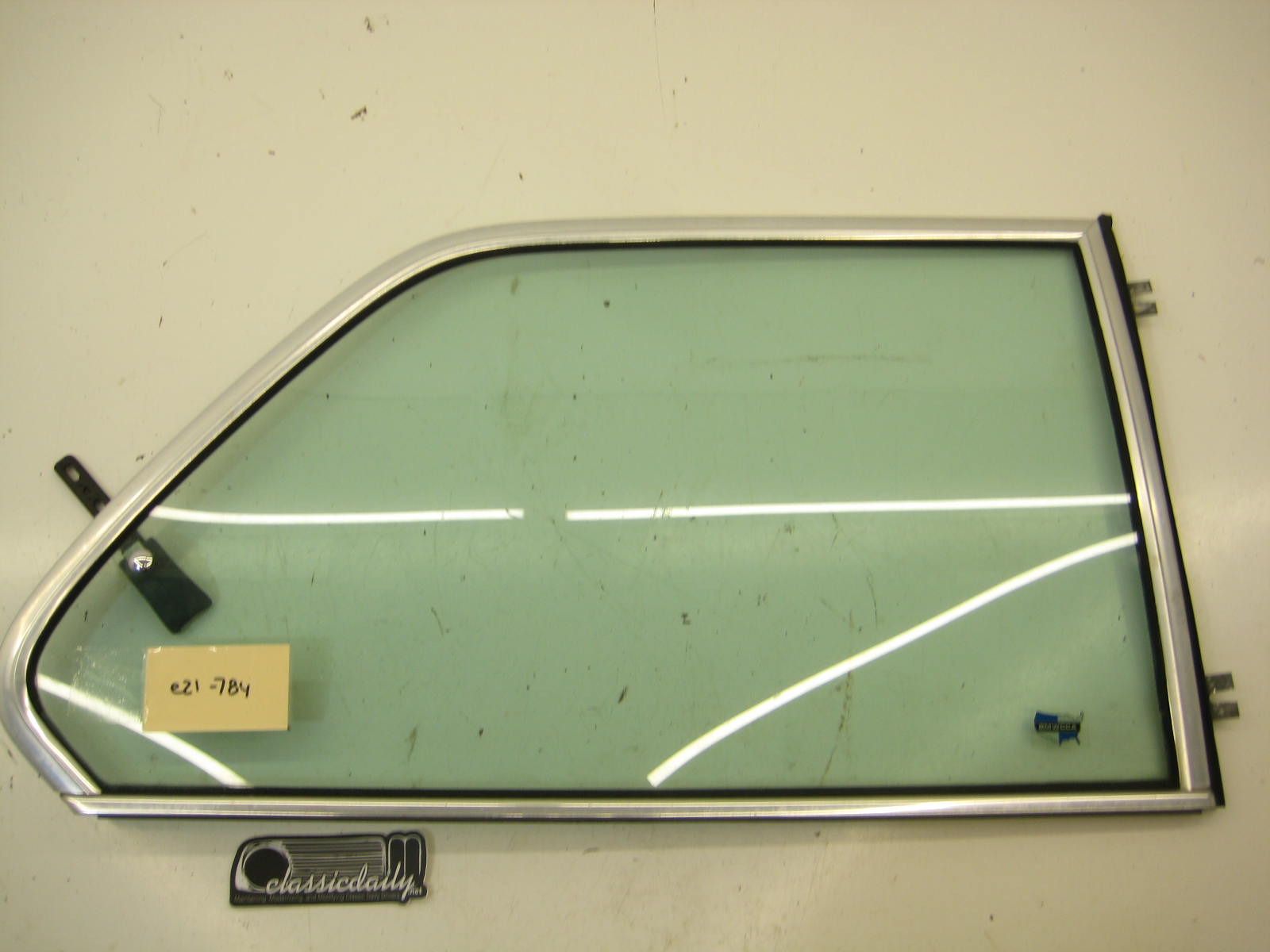 bmw e21 320 passenger right popout window