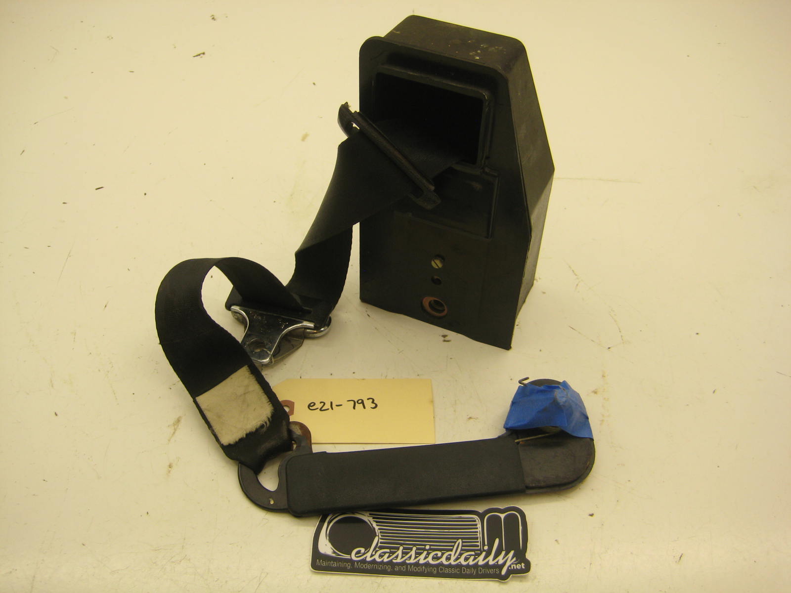 bmw e21 320 driver left seat belt