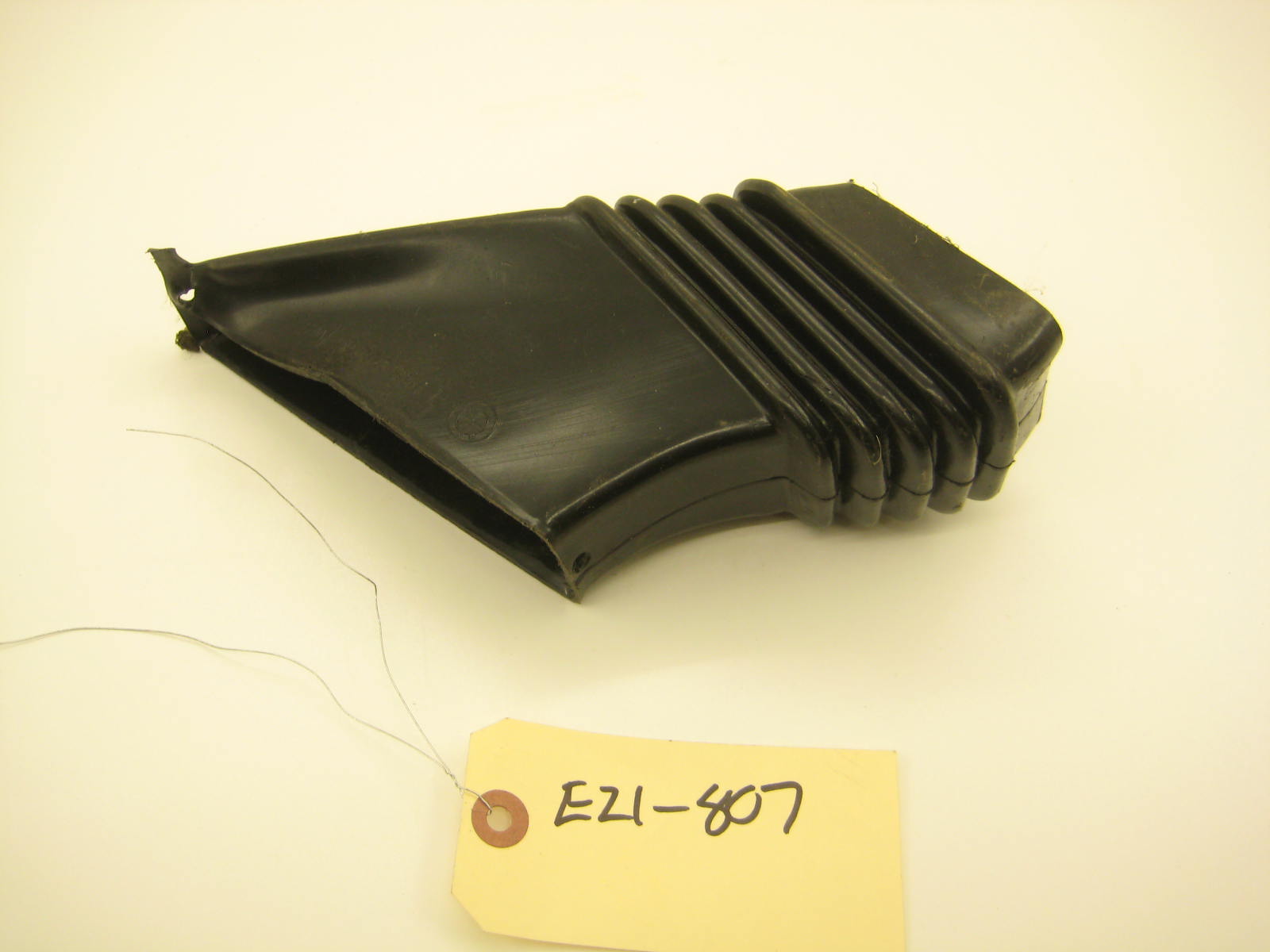 bmw e21 320 hvac duct 1 358 060 1