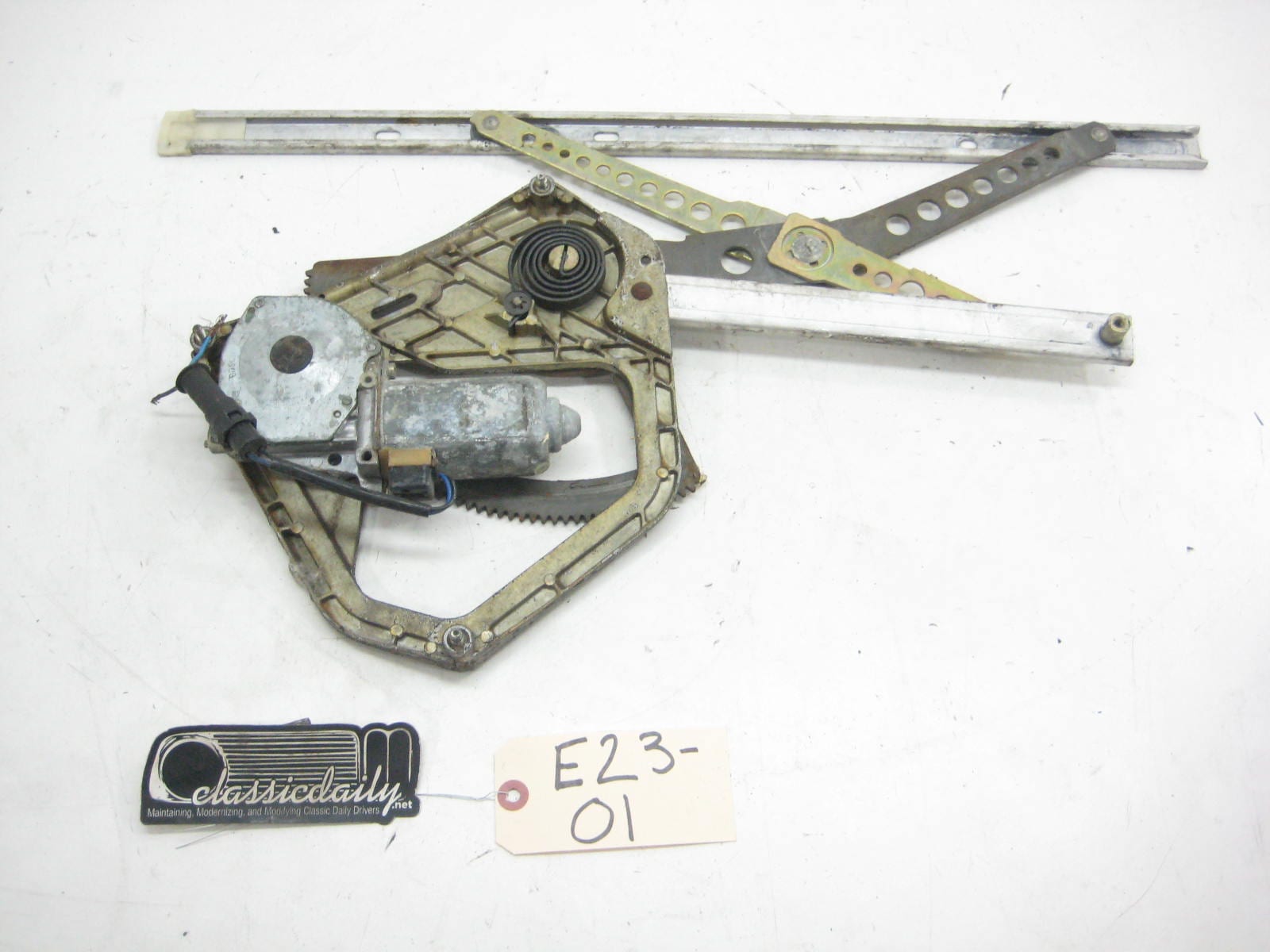 bmw 735 733 e23 right front window regulator with motor