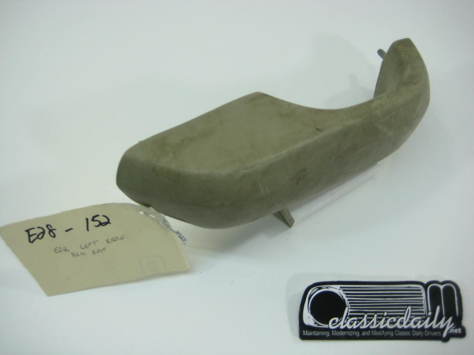 bmw e28 535 528e left rear armrest door pull