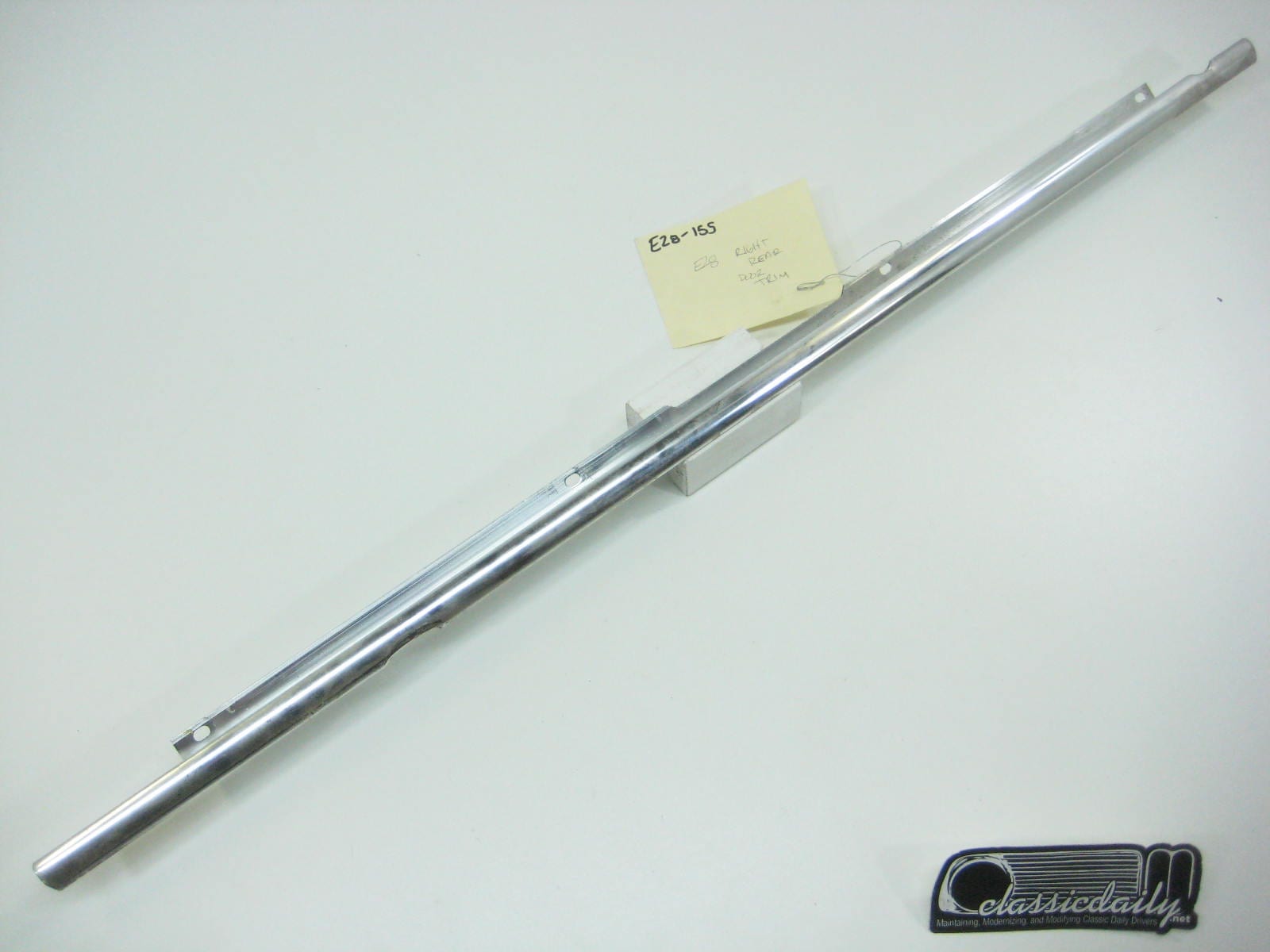 bmw e28 535 528e exterior right rear door trim chrome