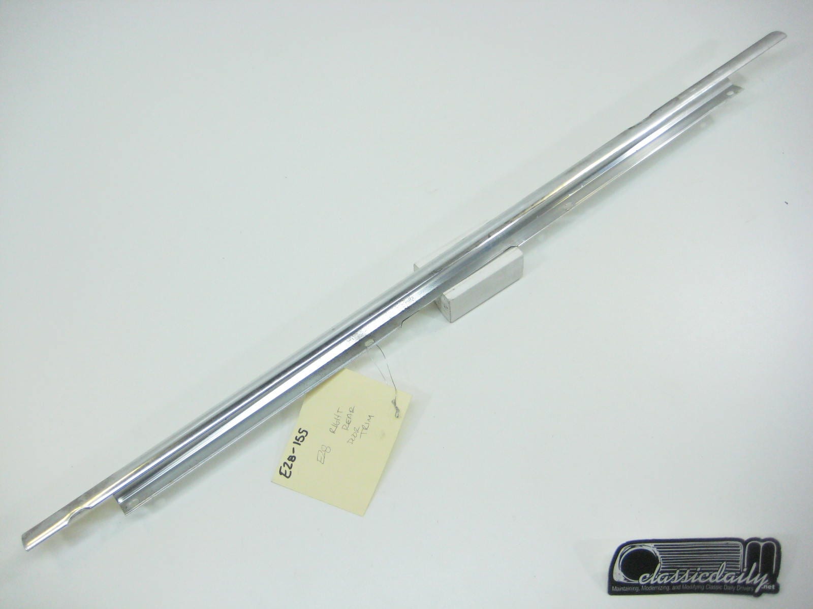 bmw e28 535 528e exterior right rear door trim chrome