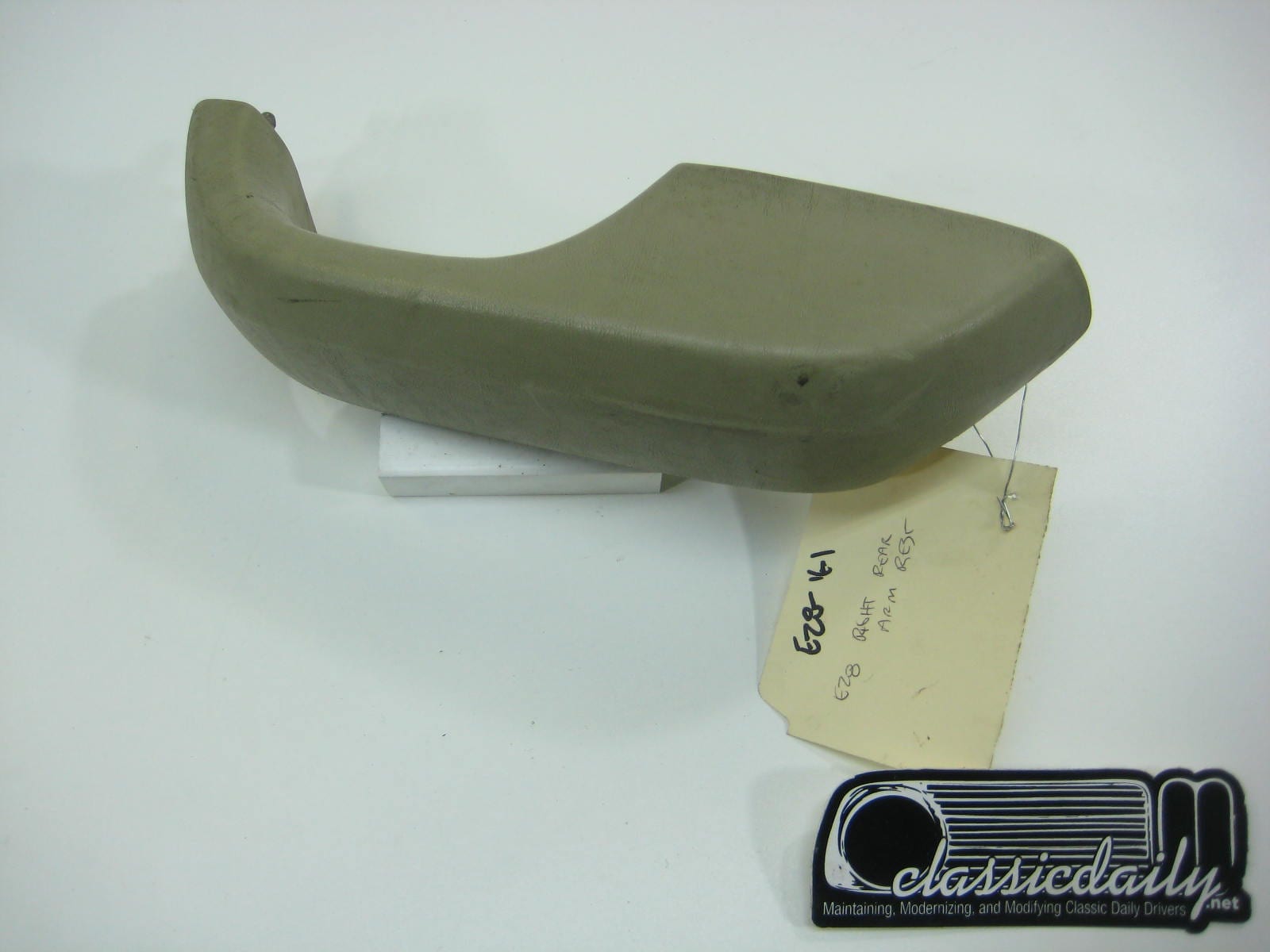 bmw e28 535 528e right rear passenger armrest door pull