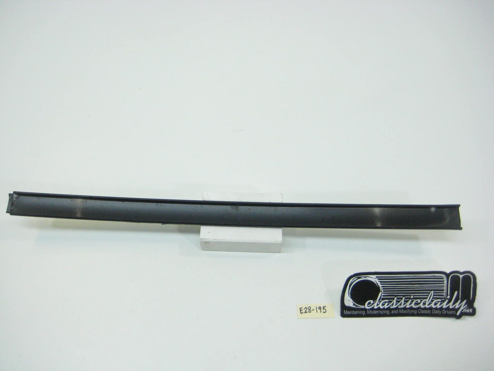 bmw e28 535 528e exterior passenger side black b pillar trim
