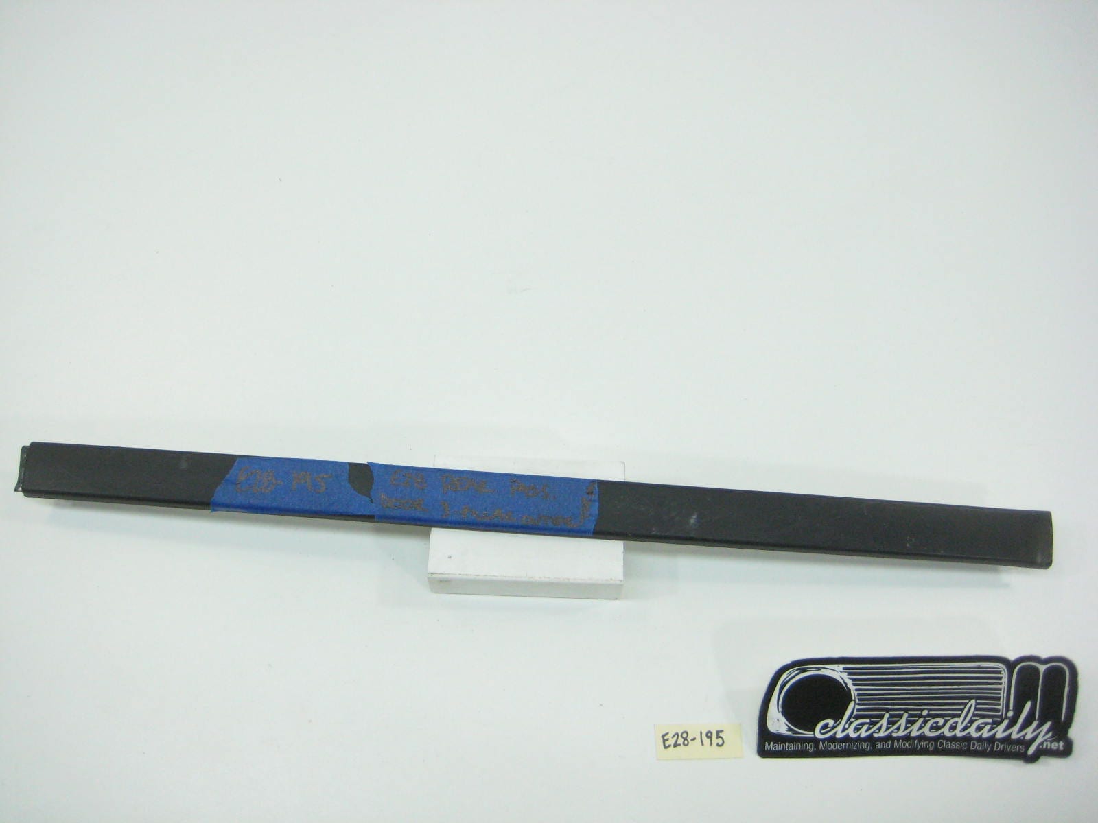 bmw e28 535 528e exterior passenger side black b pillar trim