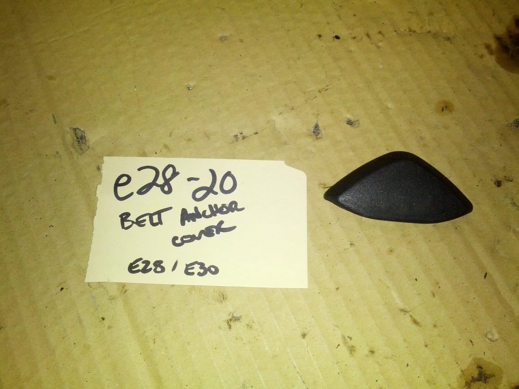 e28 e30 front seat belt bolt cover on b pillar 2