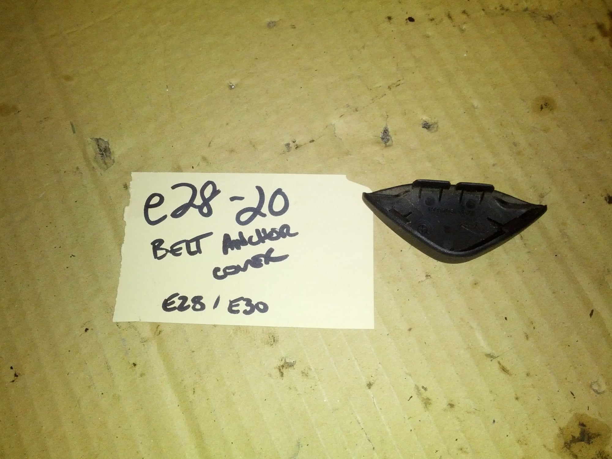 e28 e30 front seat belt bolt cover on b pillar 2