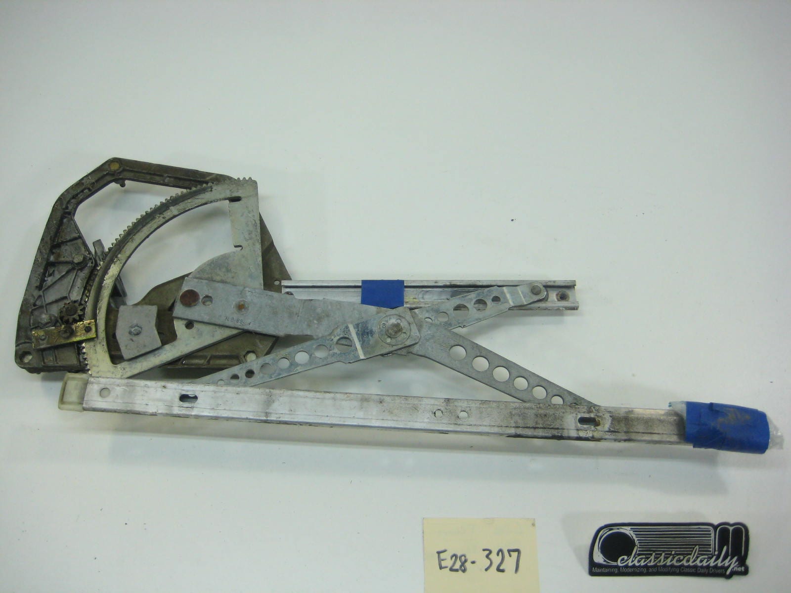 bmw e28 535 535is 528e front passenger regulator