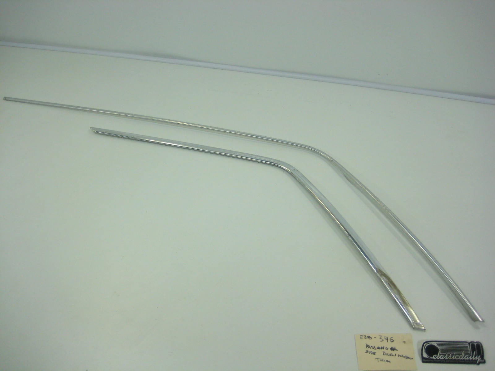 bmw e28 535 535is 528e passenger side exterior door window trim