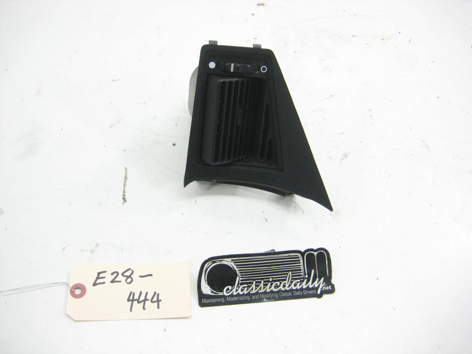 bmw e28 535 535is 528e driver side dash vent