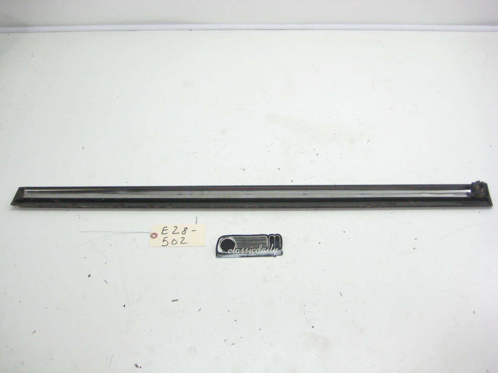 bmw e28 535 535is 528e passenger side lower door trim