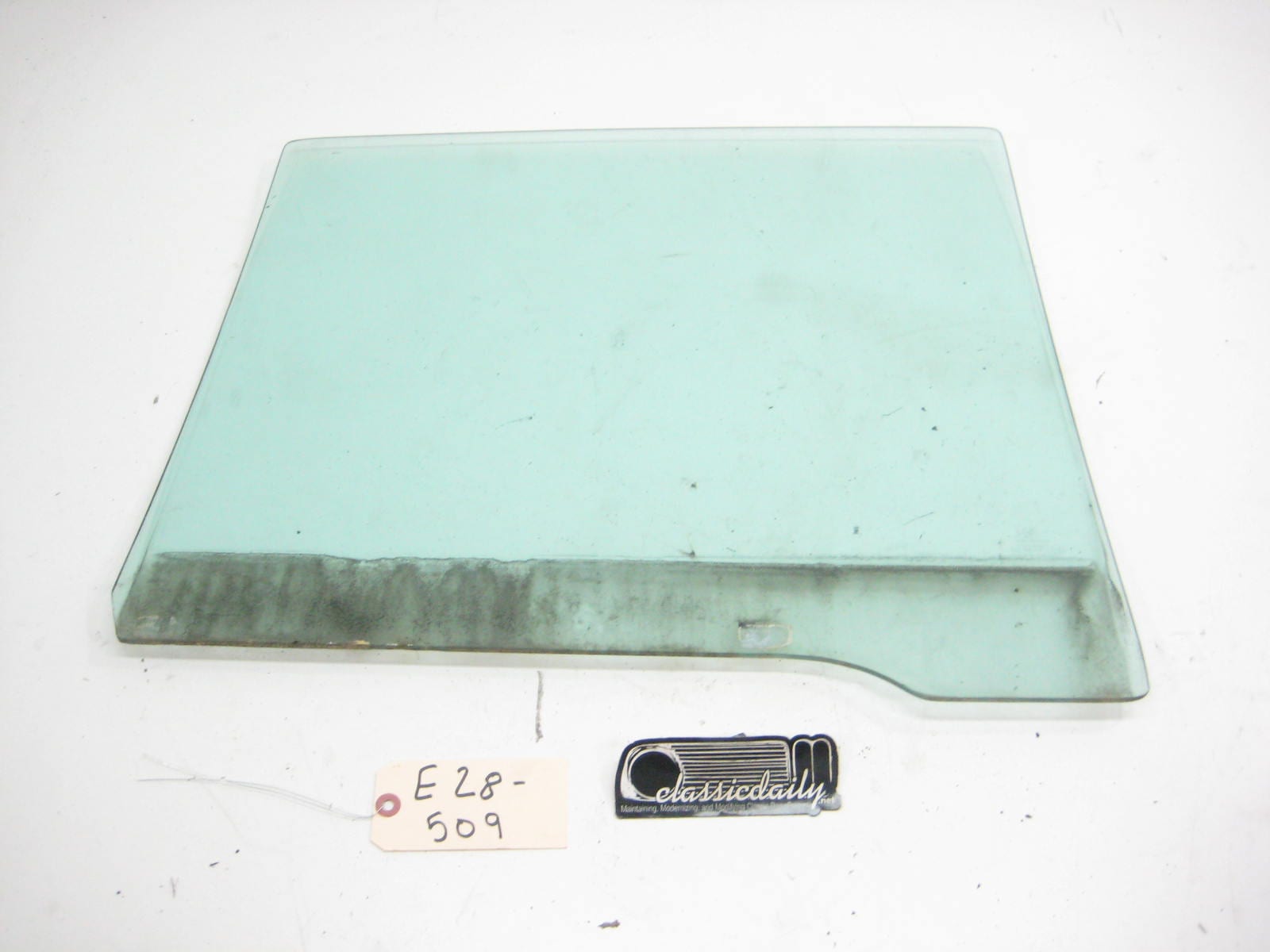bmw e28 535 535is 528e rear passenger window glass