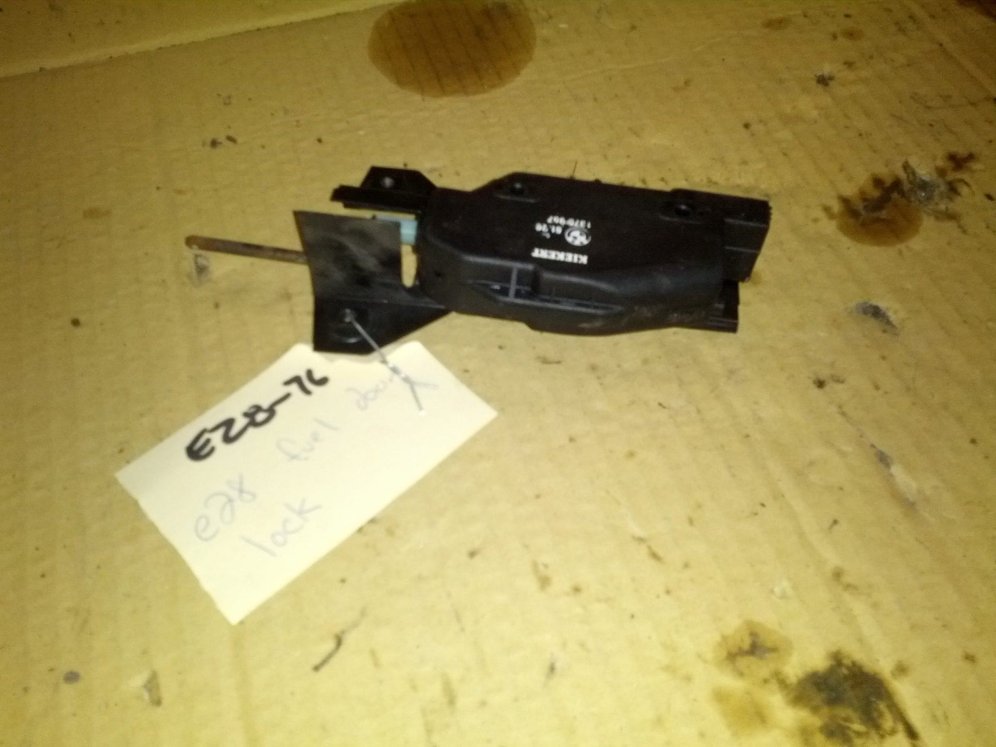 e28 fuel door lock actuator