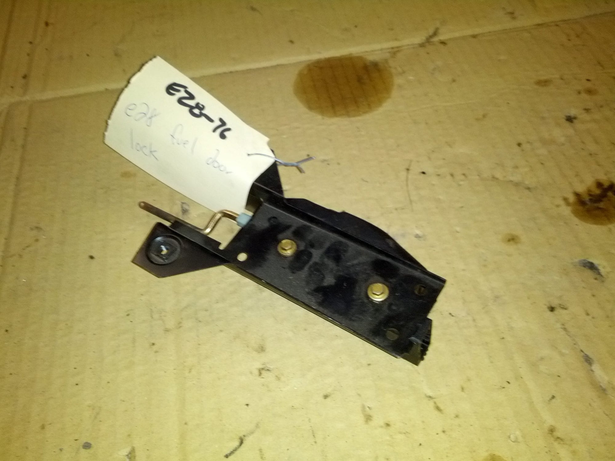 e28 fuel door lock actuator