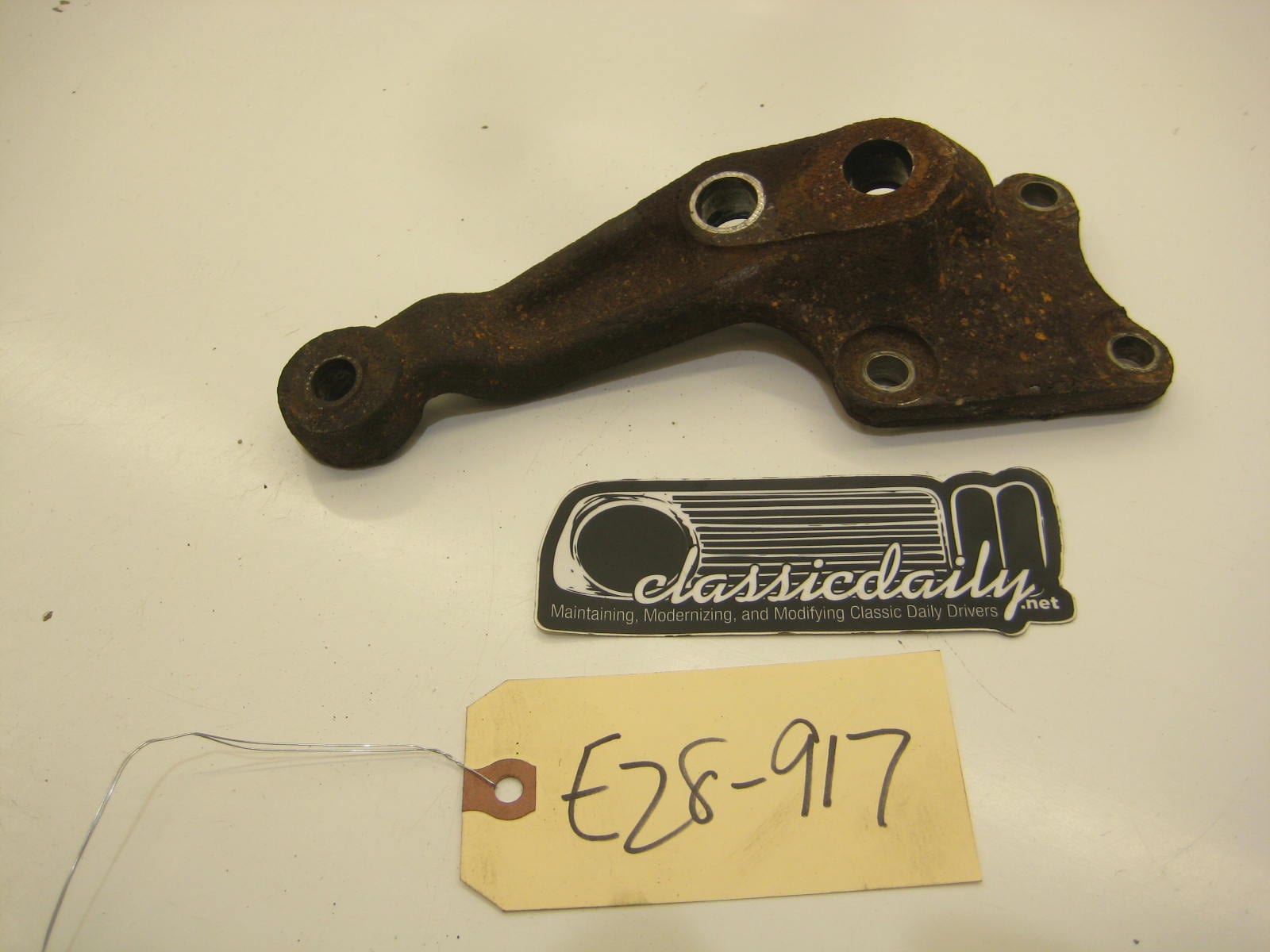 bmw e28 535 535is 528e e28 right front passenger knuckle steering lever under strut