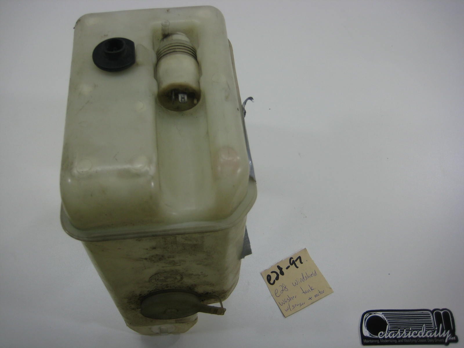 bmw e28 535 528e windshield washer tank