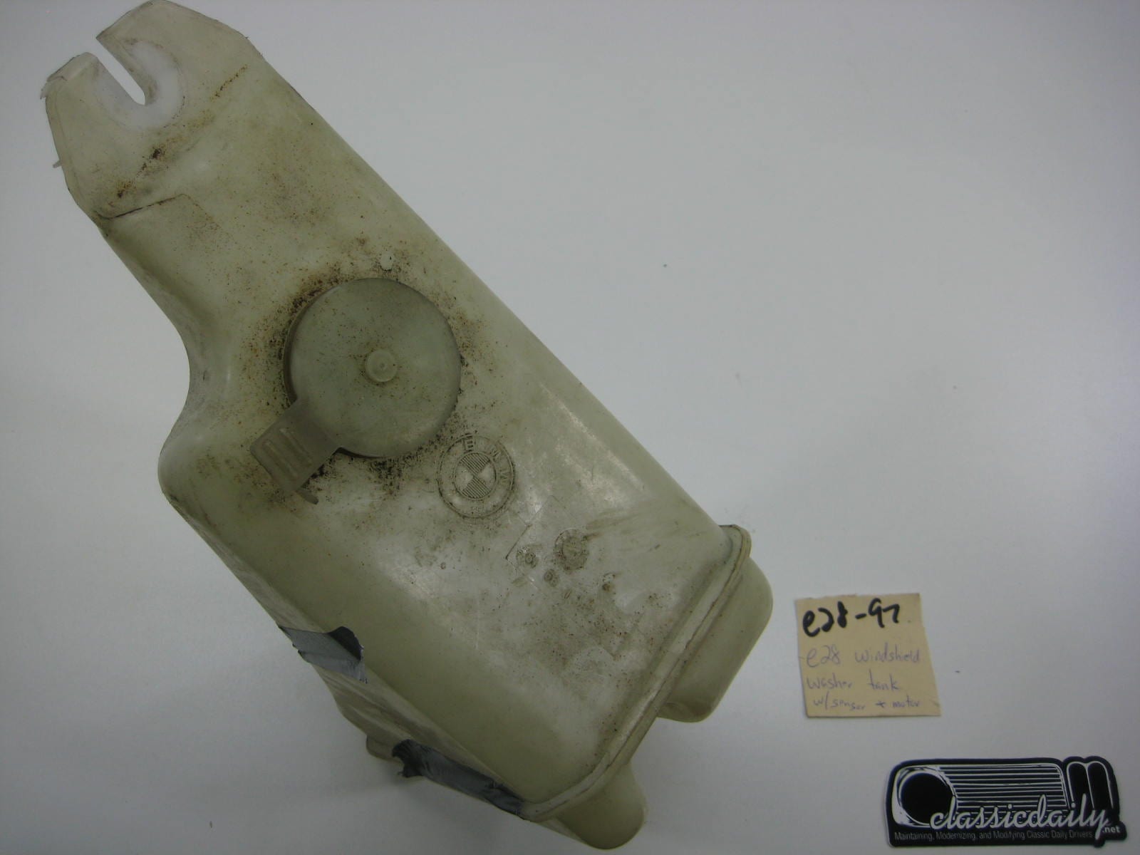 bmw e28 535 528e windshield washer tank