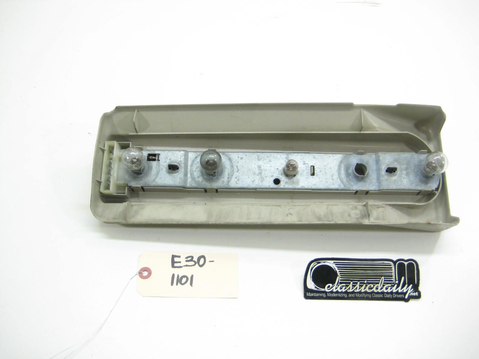 bmw e30 325 318 passenger side early taillight bulb holder