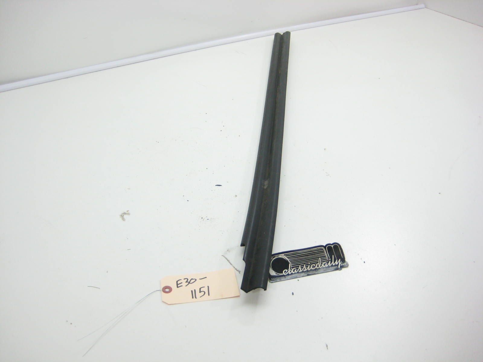 bmw e30 325 318 coupe passenger side door sill trim