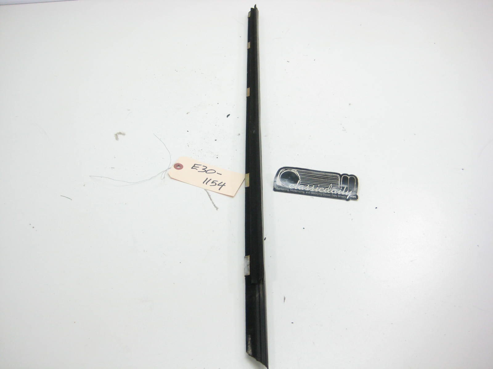 bmw e30 325 318 coupe passenger side interior window trim weatherstrip