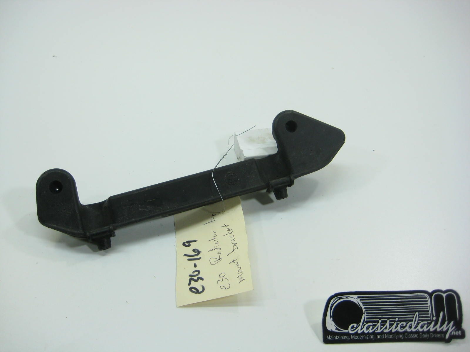 bmw e30 325 318 radiator top mount bracket