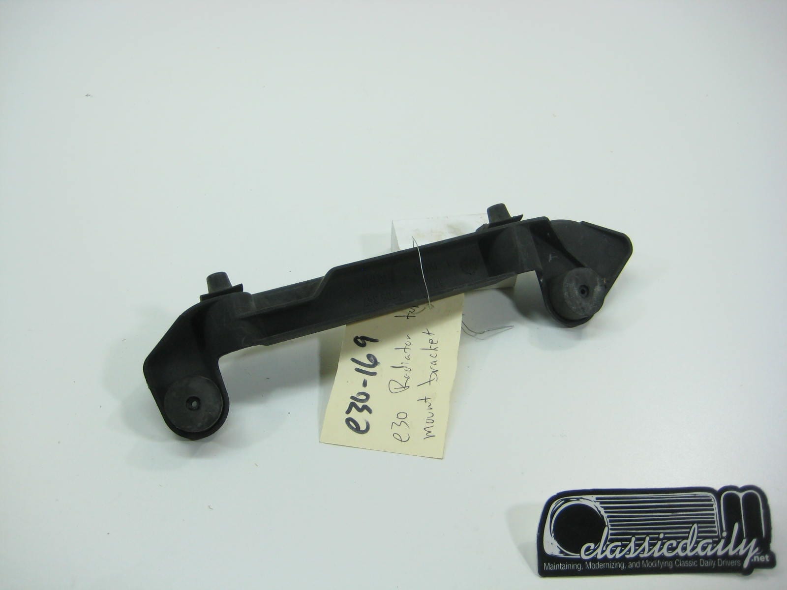 bmw e30 325 318 radiator top mount bracket