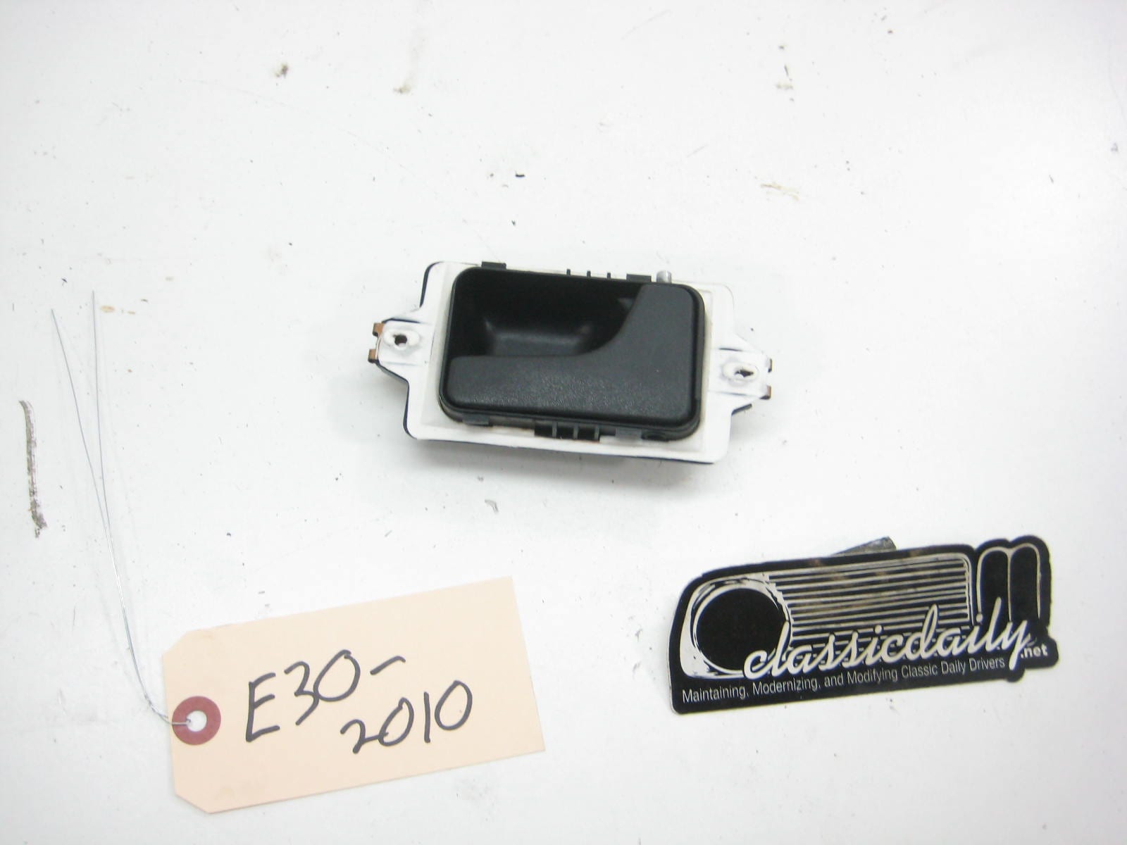 bmw e30 325 318 pass side door pull interior