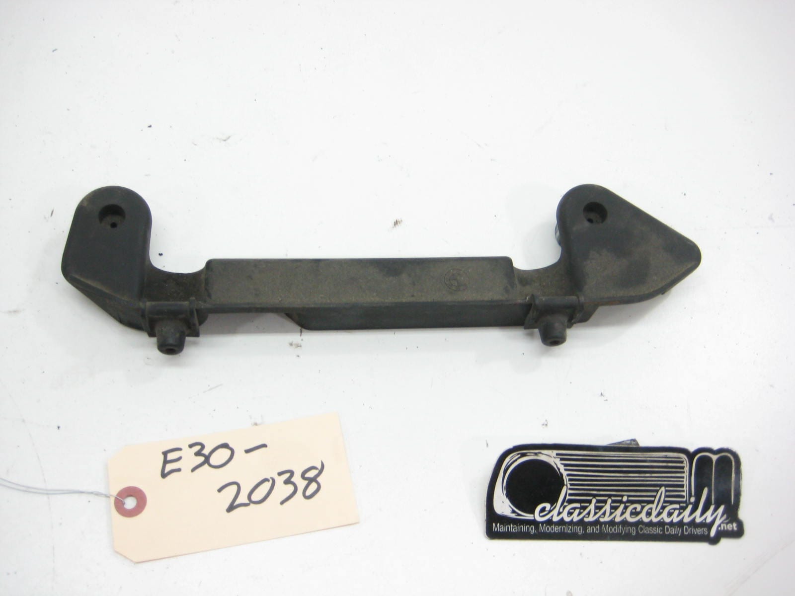 bmw e30 325 318 late model upper radiator mount