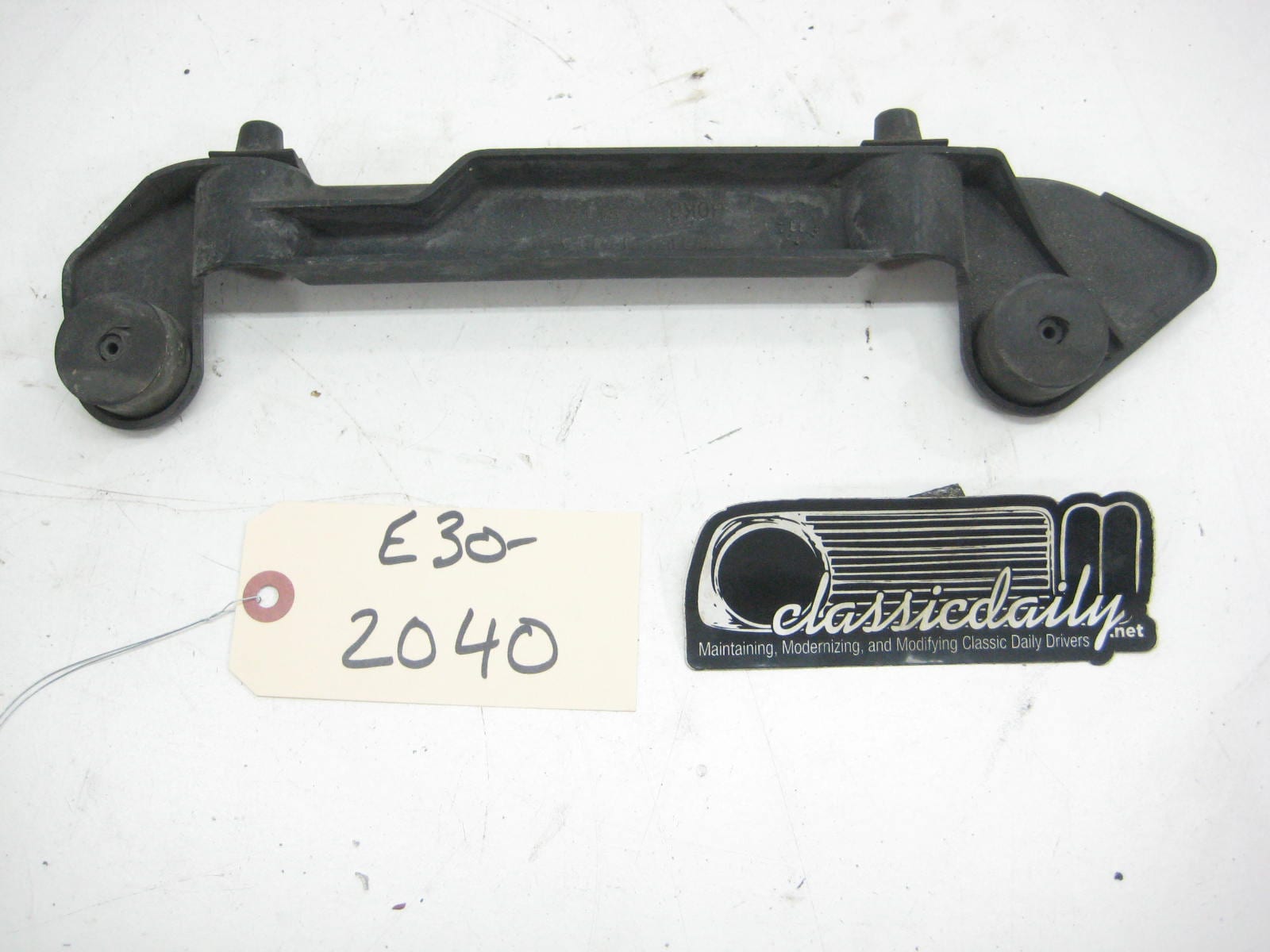 bmw e30 325 318 upper radiator mount