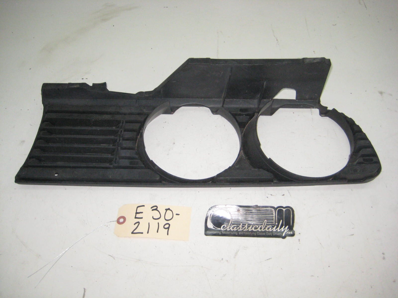 bmw e30 325 318 passenger side front grill 4