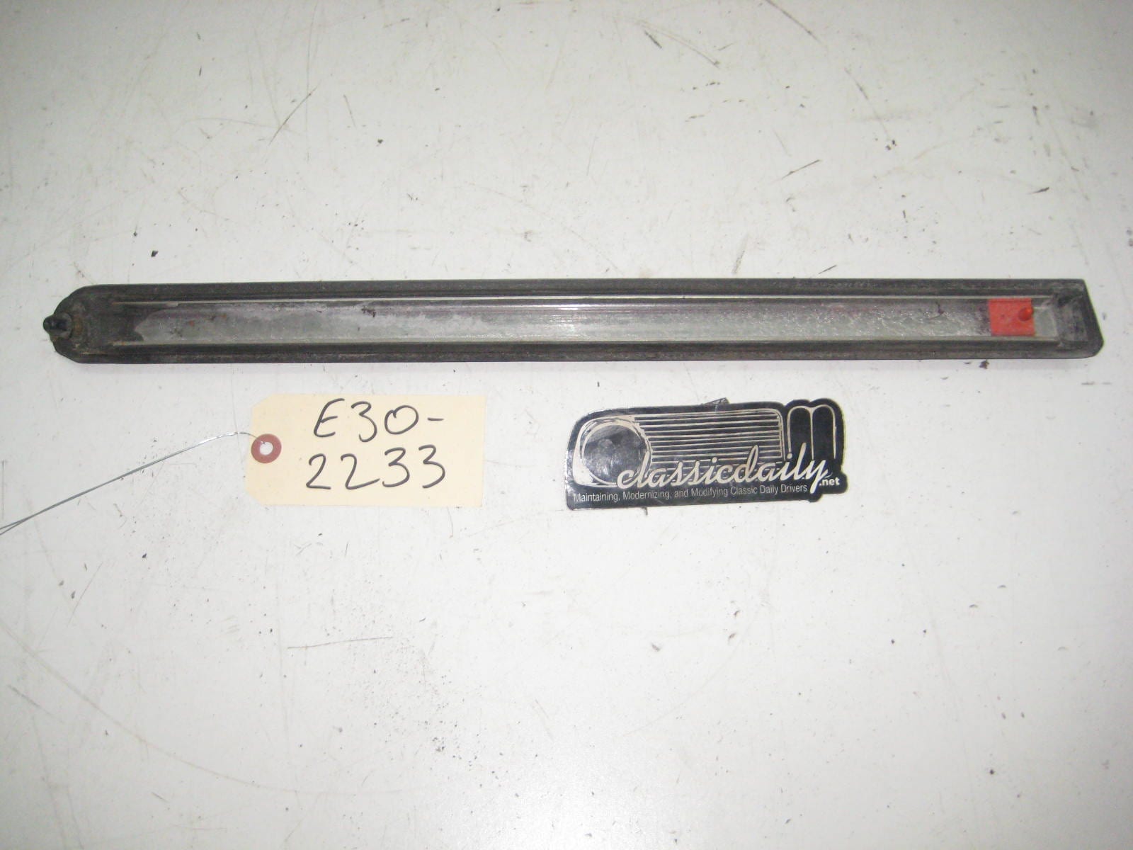 bmw e30 325 318 passenger rear quarter bump trim